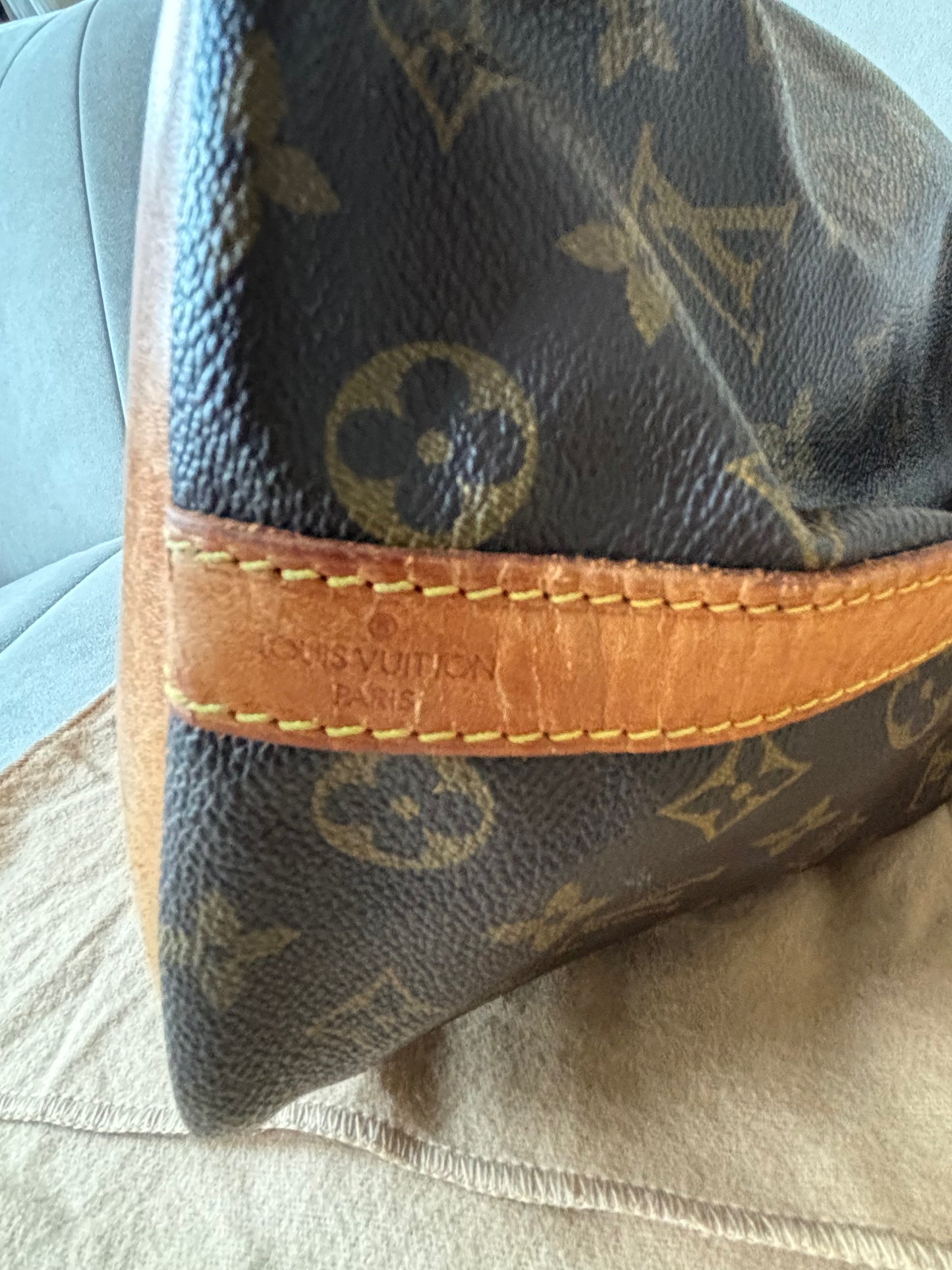 LOUIS VUITTON Sac Petit Noé