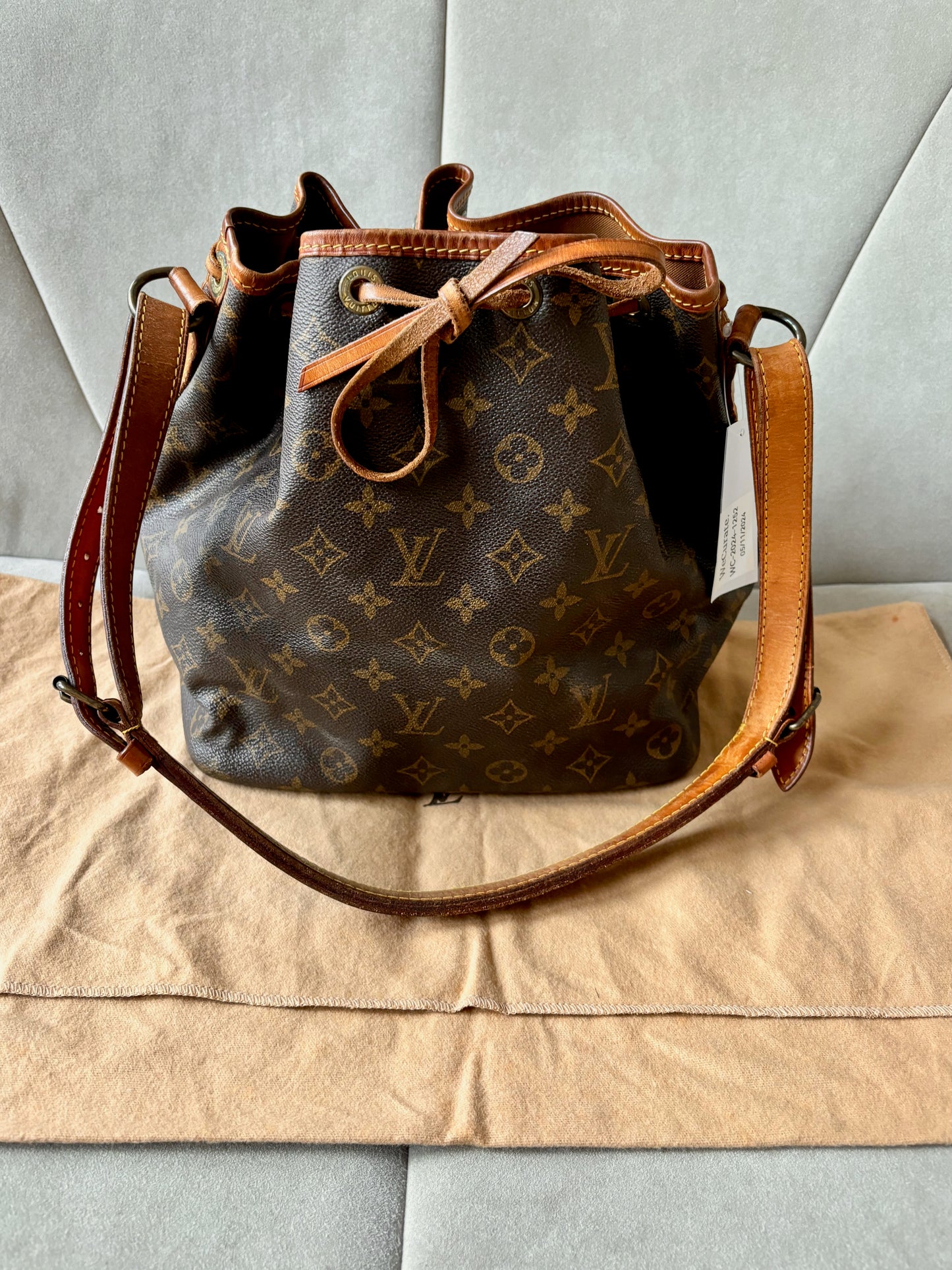 LOUIS VUITTON Sac Petit Noé