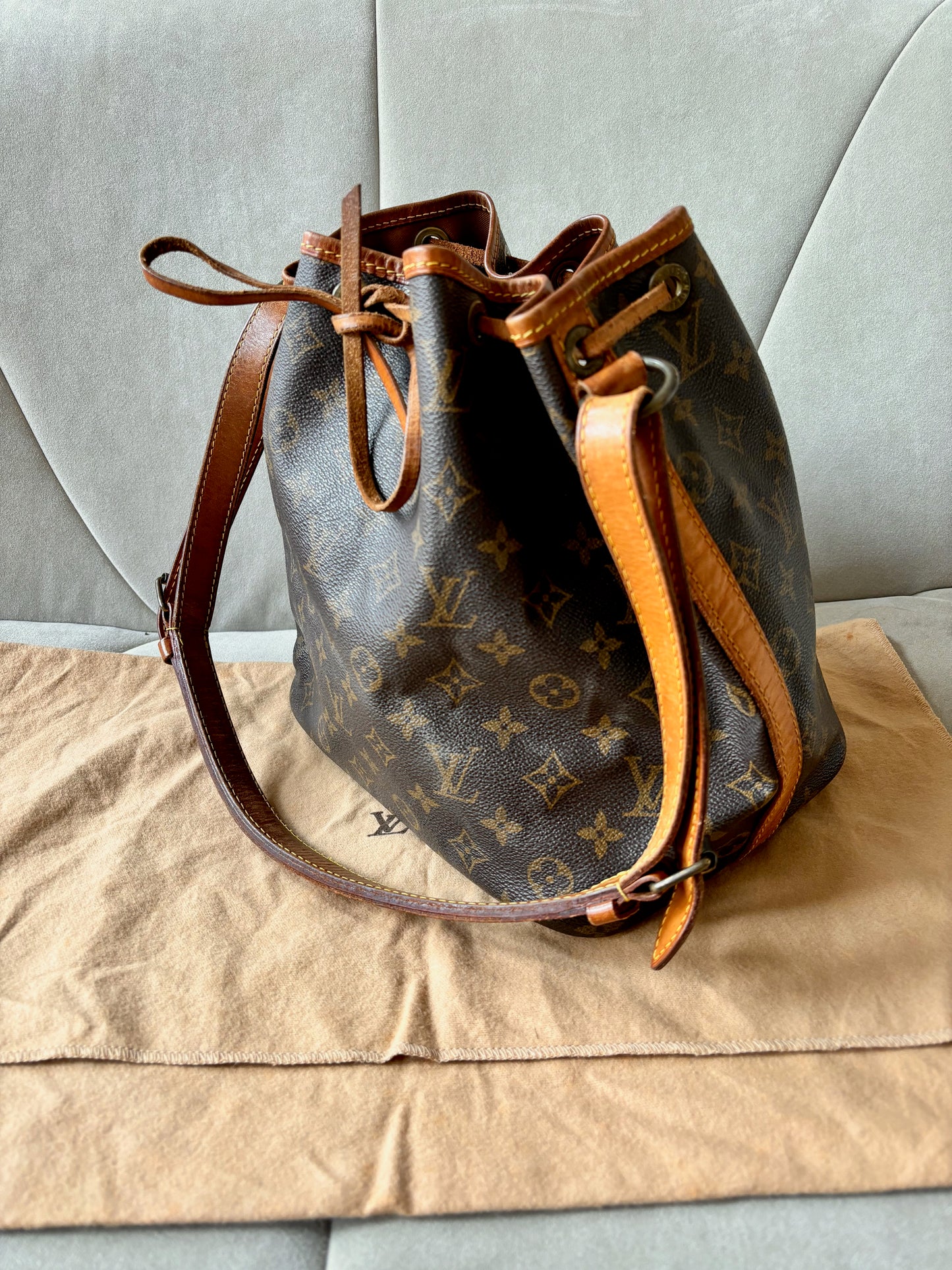 LOUIS VUITTON Sac Petit Noé