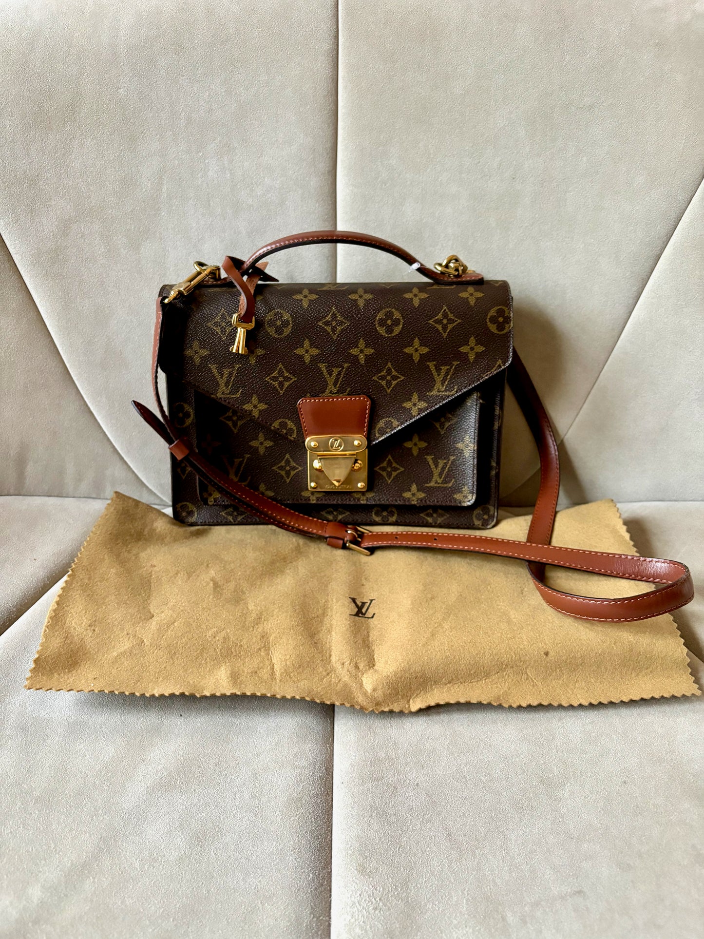 LOUIS VUITTON Sac Monceau