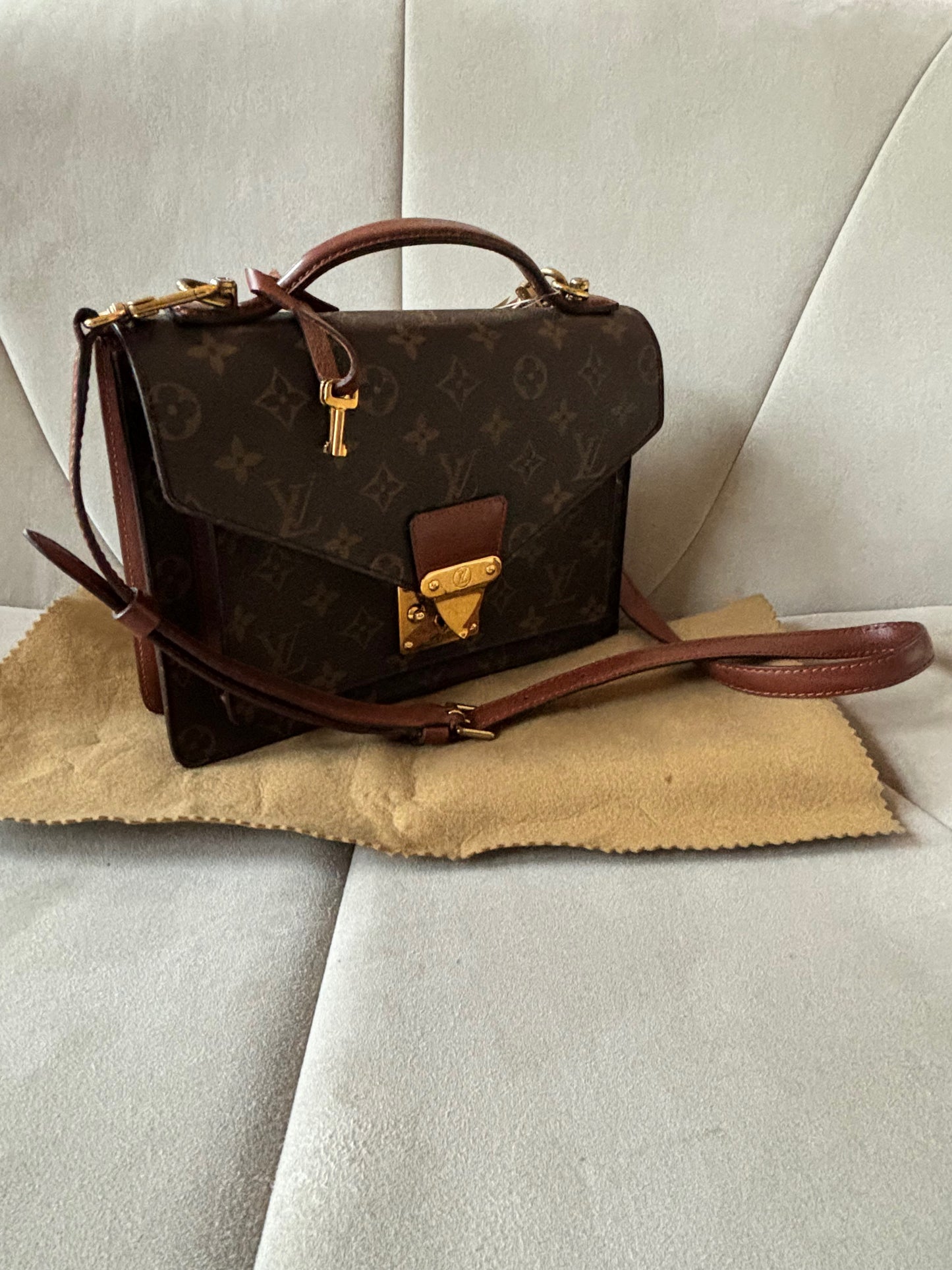 LOUIS VUITTON Sac Monceau