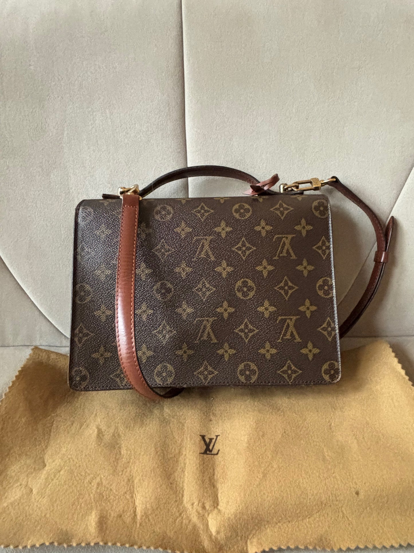 LOUIS VUITTON Sac Monceau