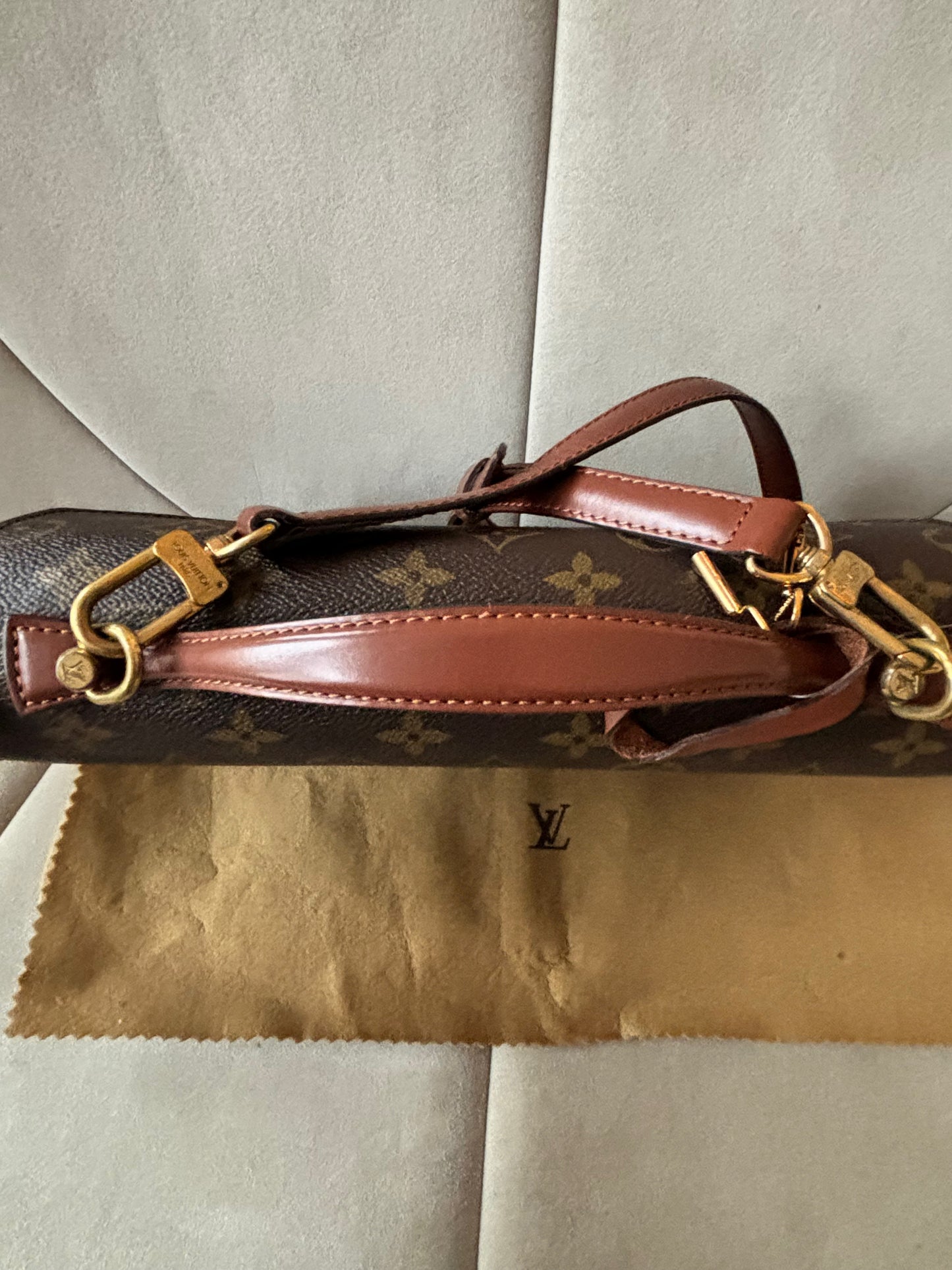 LOUIS VUITTON Sac Monceau