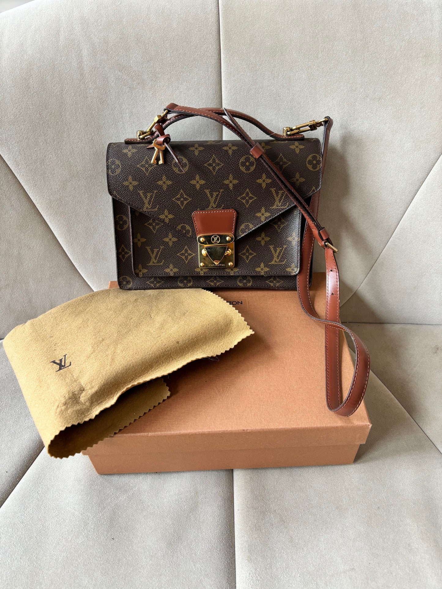 LOUIS VUITTON Sac Monceau