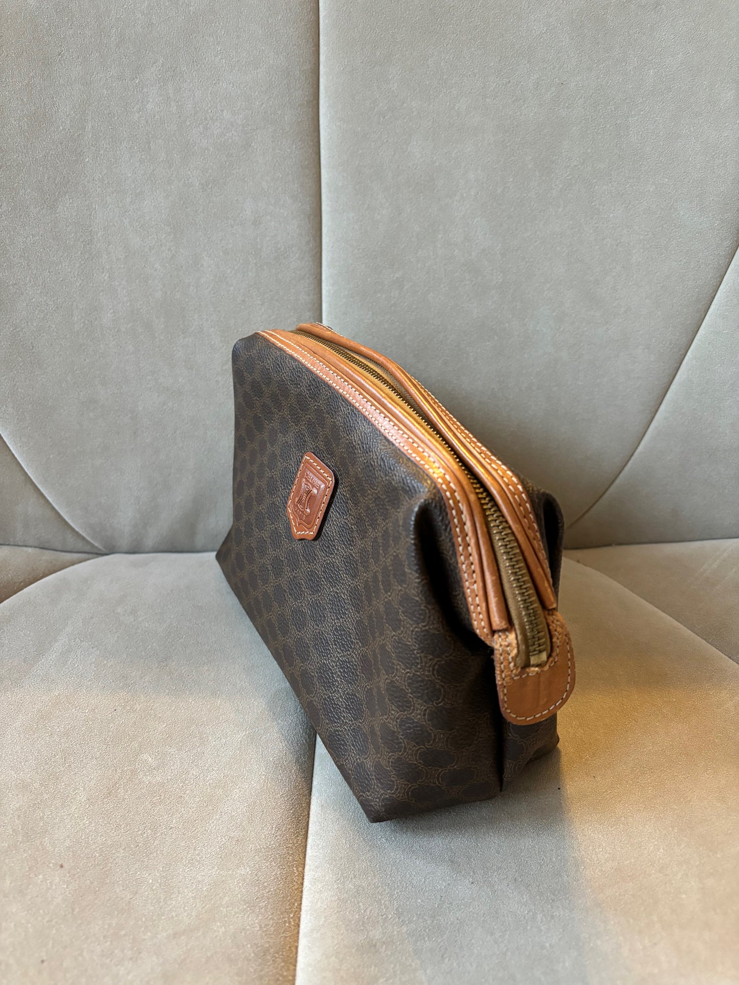 CÉLINE Pochette Triomphe