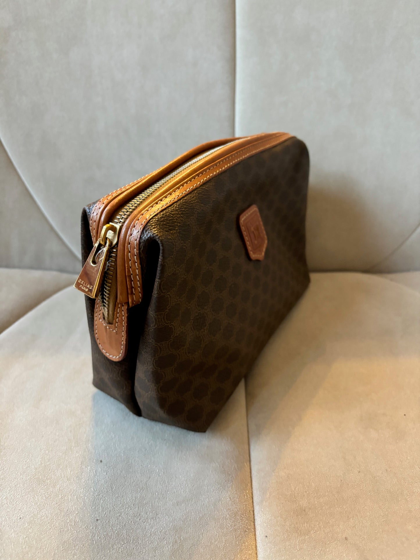 CÉLINE Pochette Triomphe