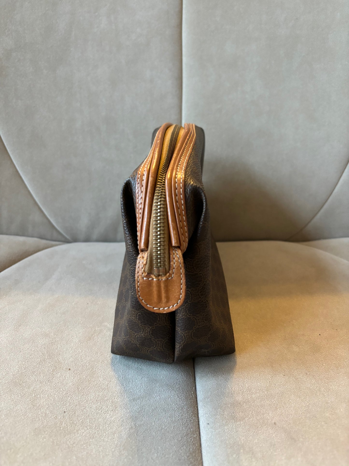CÉLINE Pochette Triomphe