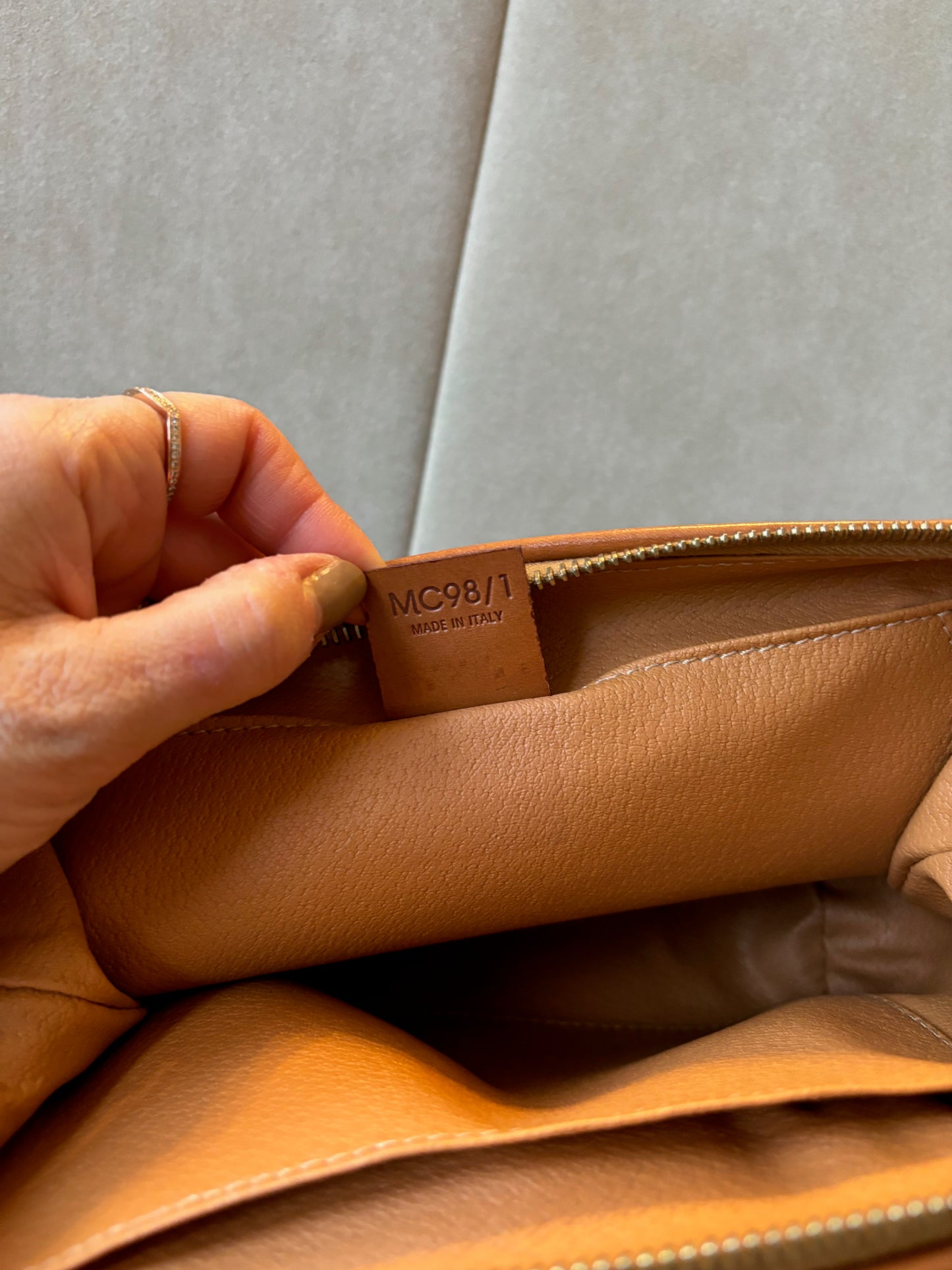 CÉLINE Pochette Triomphe