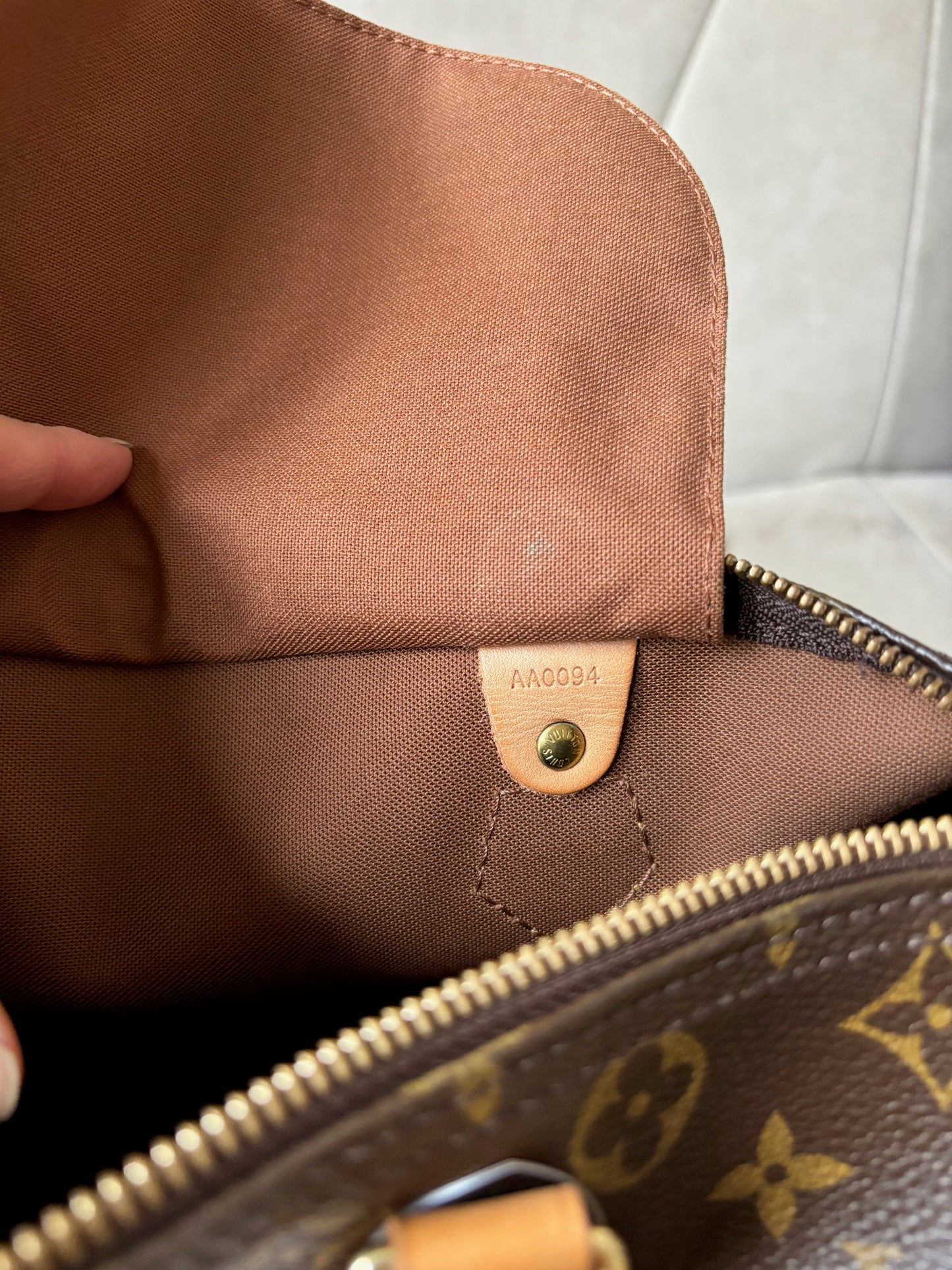 LOUIS VUITTON Speedy 30
