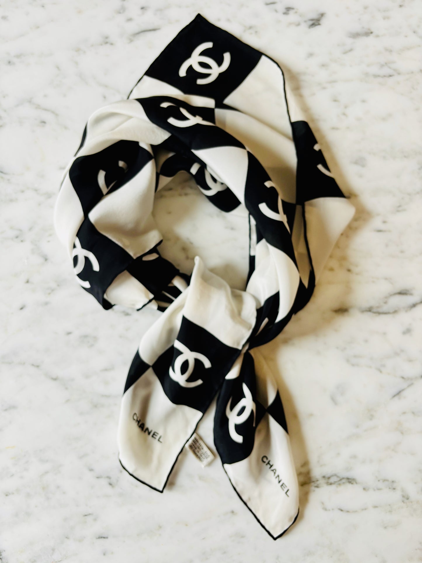 CHANEL Foulard en soie
