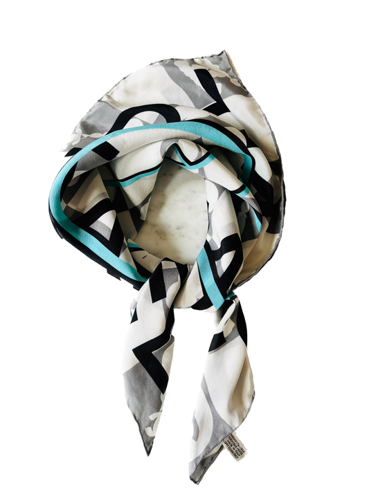CHANEL Foulard en soie