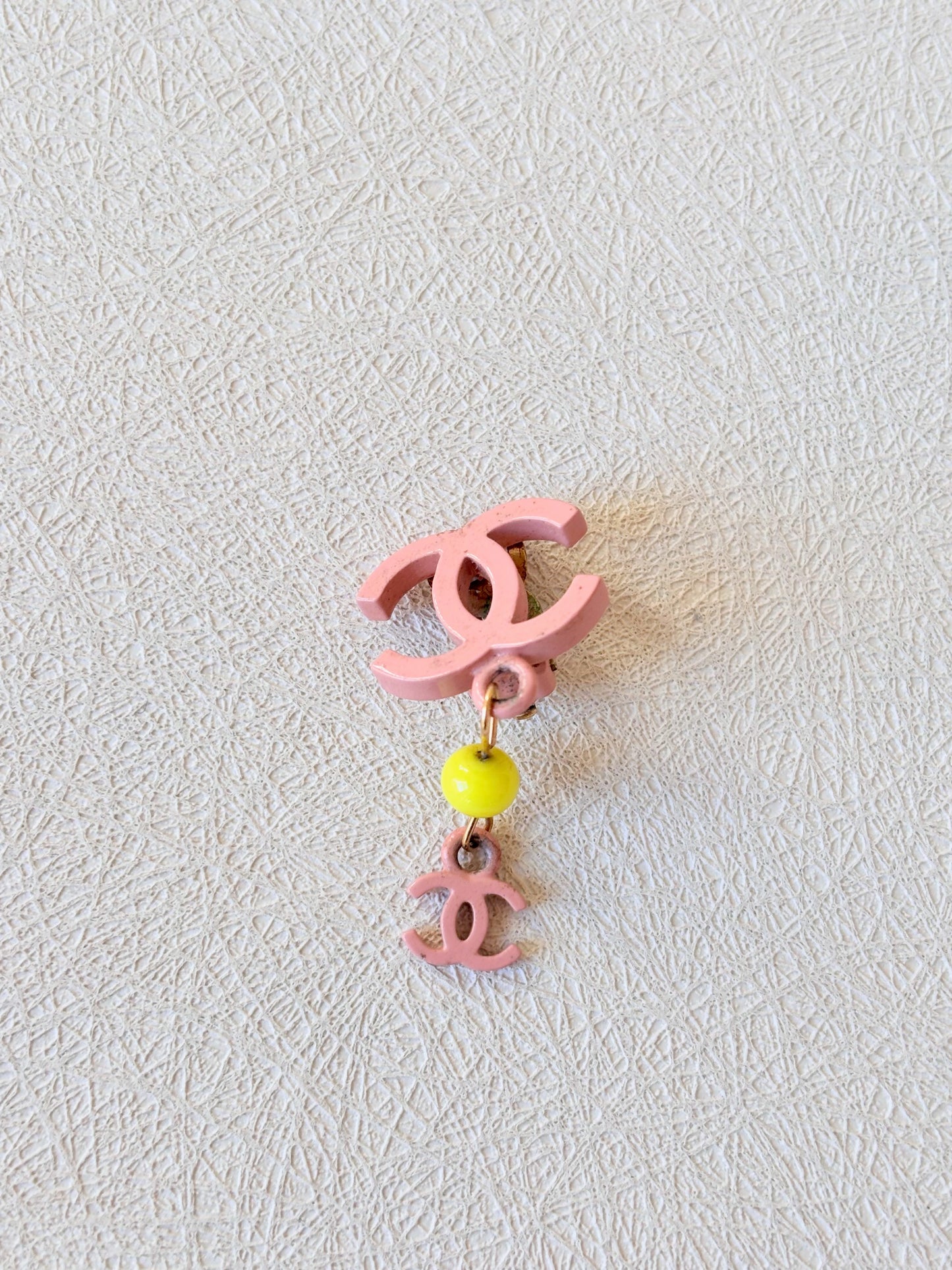 CHANEL Boucle d'oreille solitaire