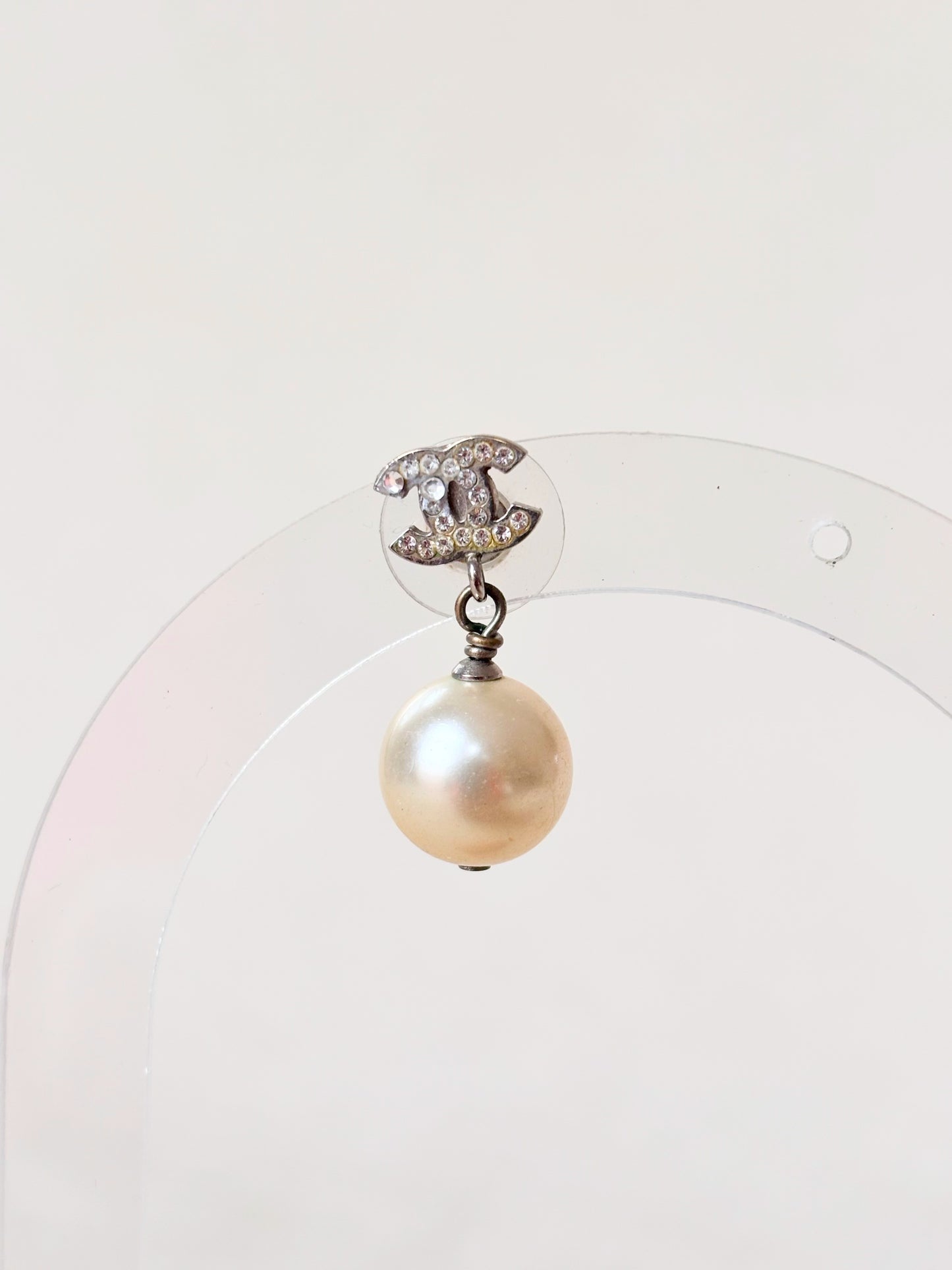 CHANEL Boucle d'oreille solitaire
