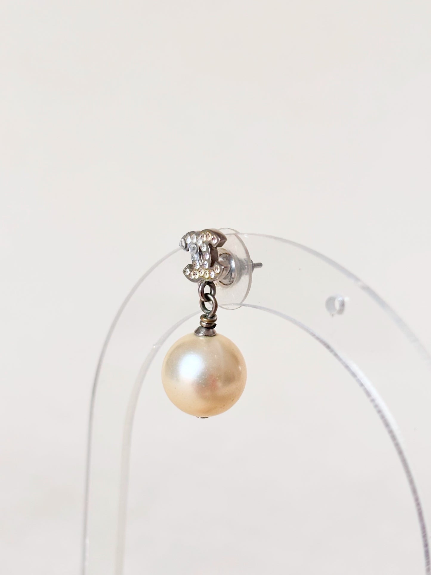 CHANEL Boucle d'oreille solitaire