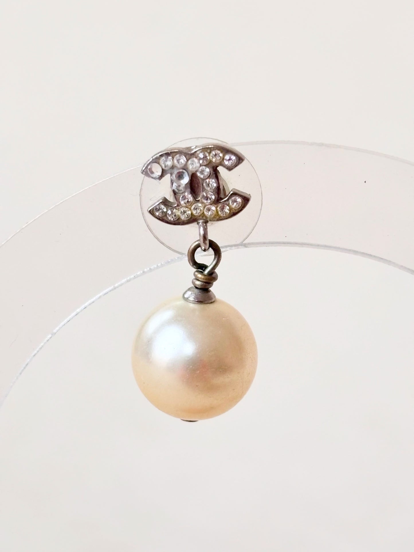 CHANEL Boucle d'oreille solitaire