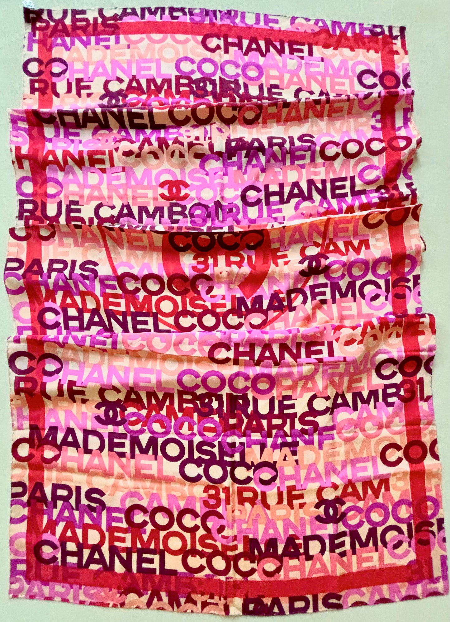 CHANEL Foulard en soie
