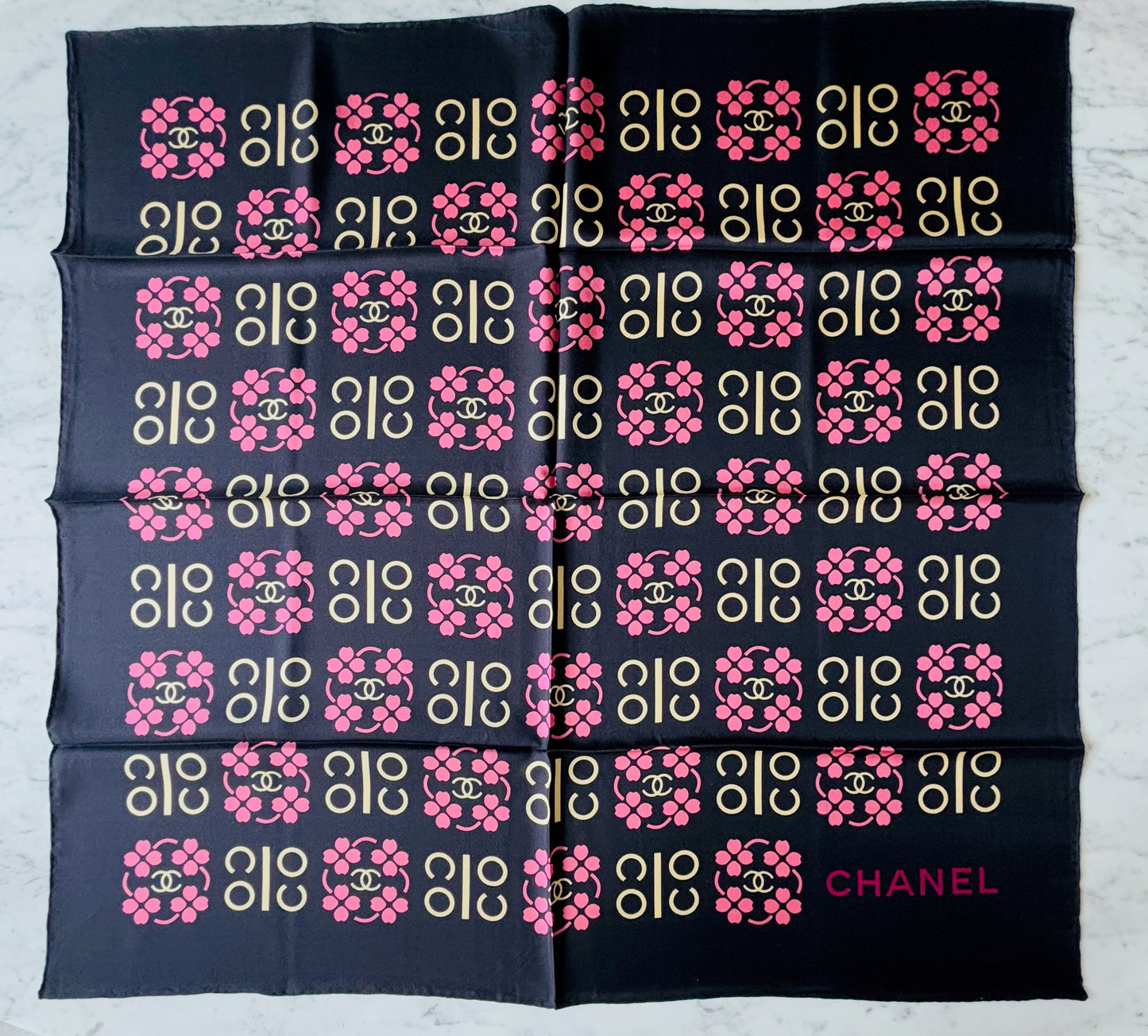 CHANEL Foulard en soie