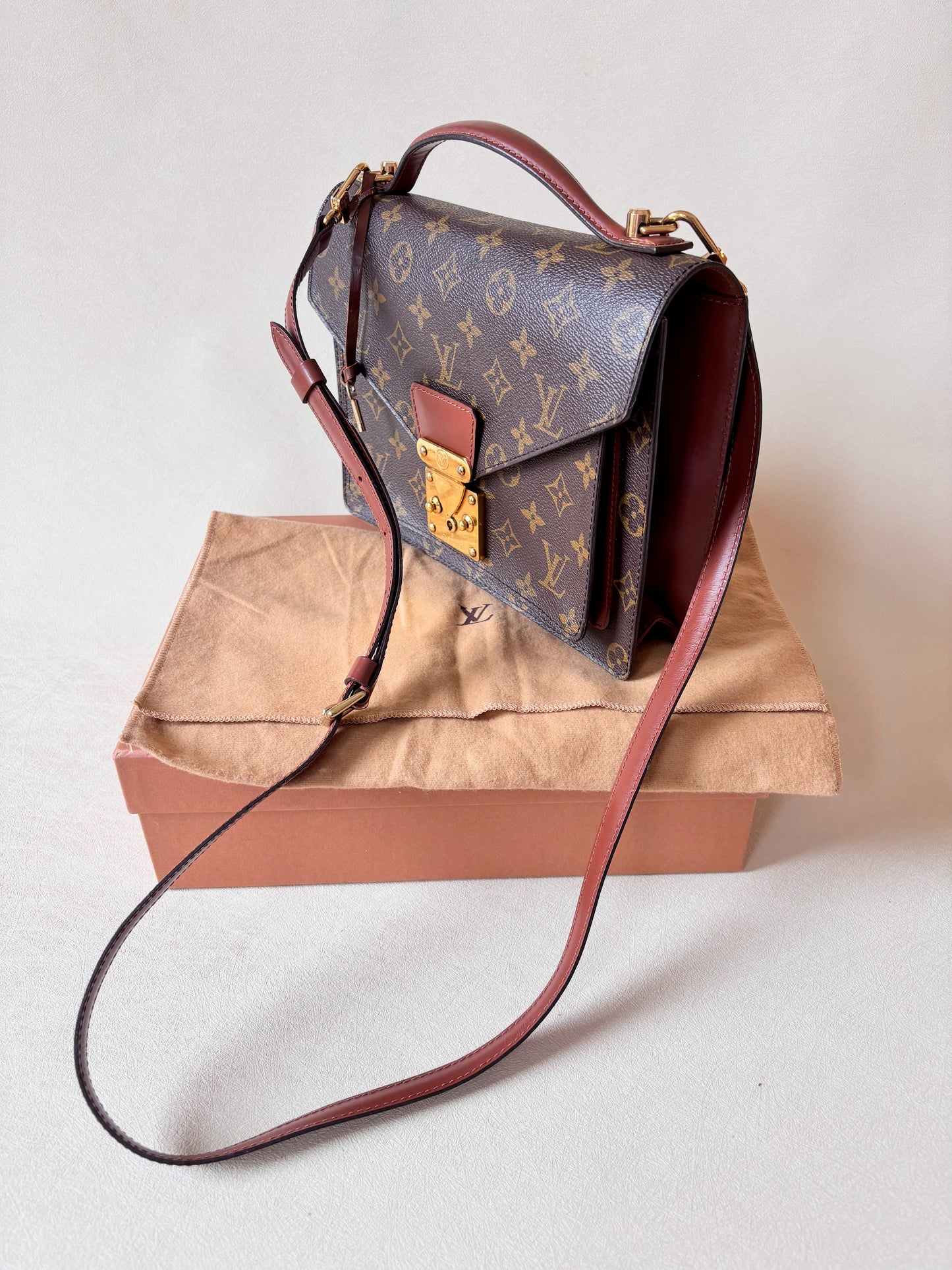 LOUIS VUITTON Sac Monceau