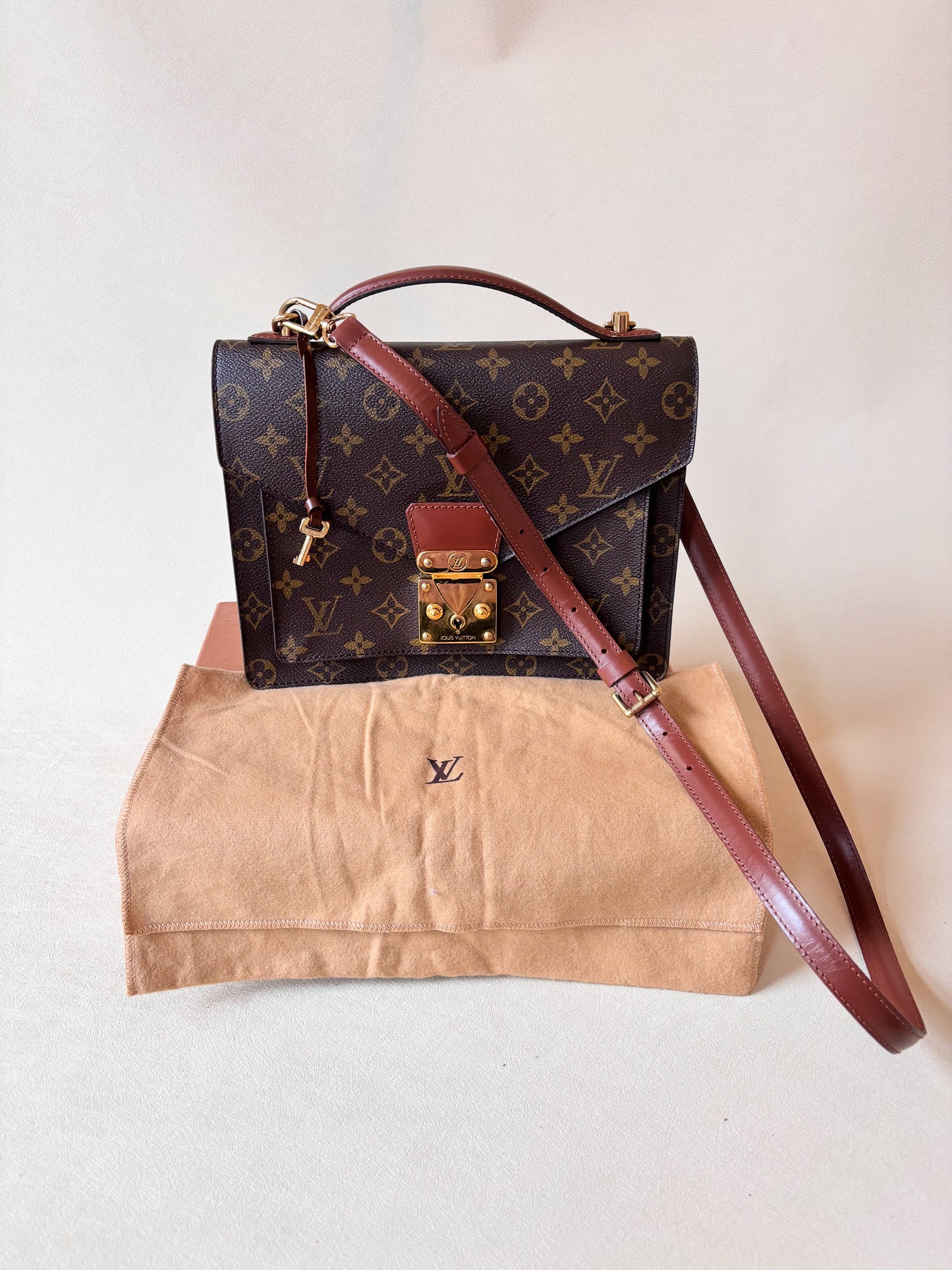 LOUIS VUITTON Sac Monceau