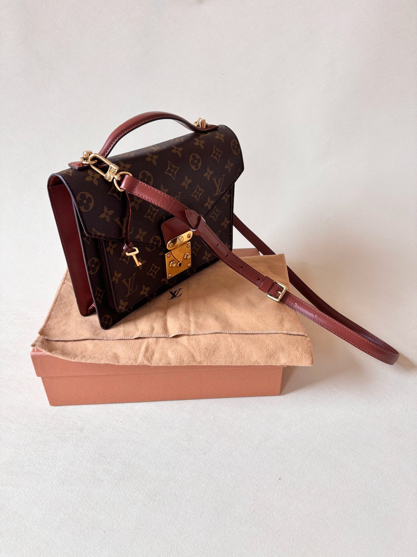LOUIS VUITTON Sac Monceau