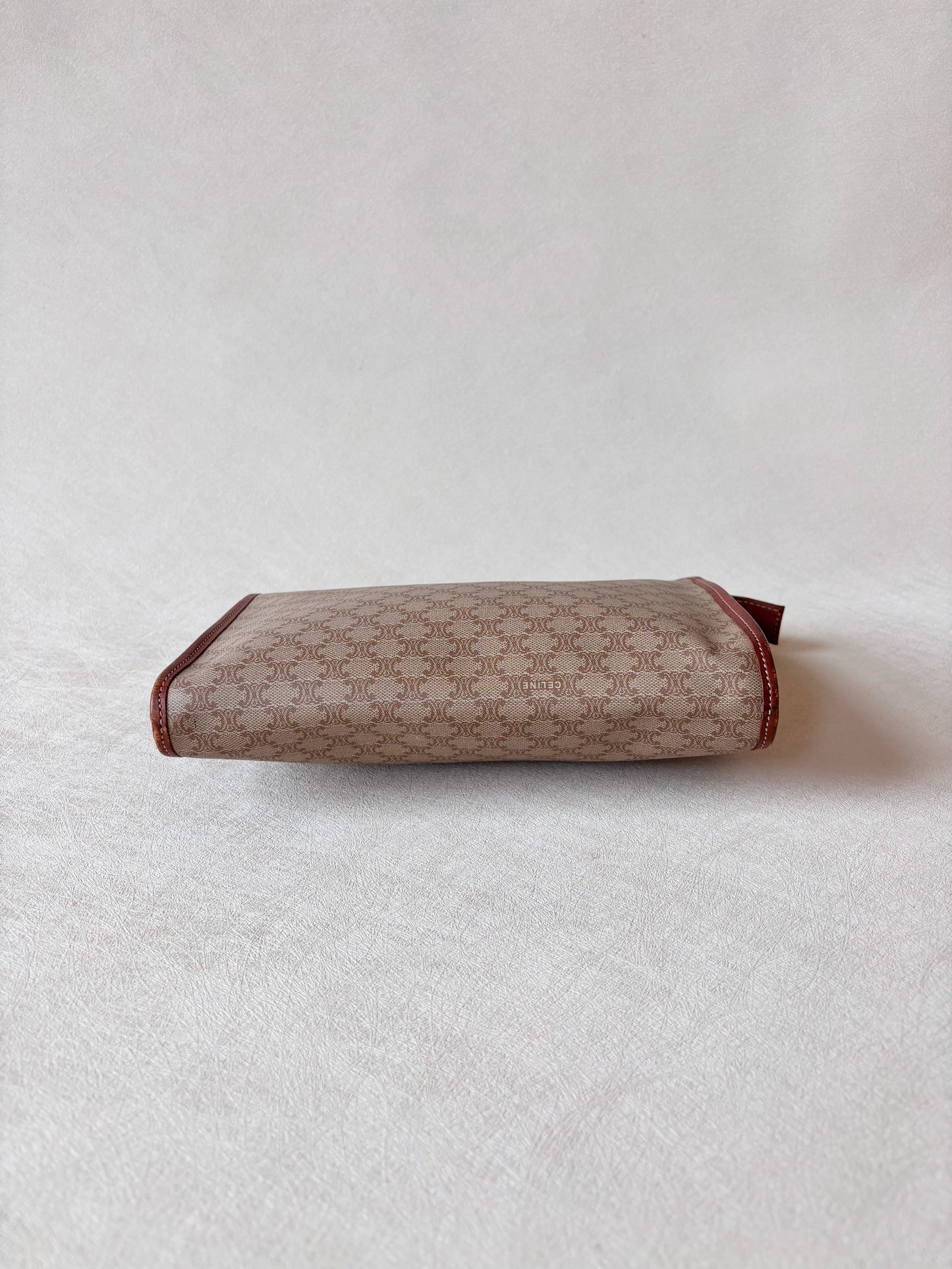 CÉLINE Pochette Triomphe