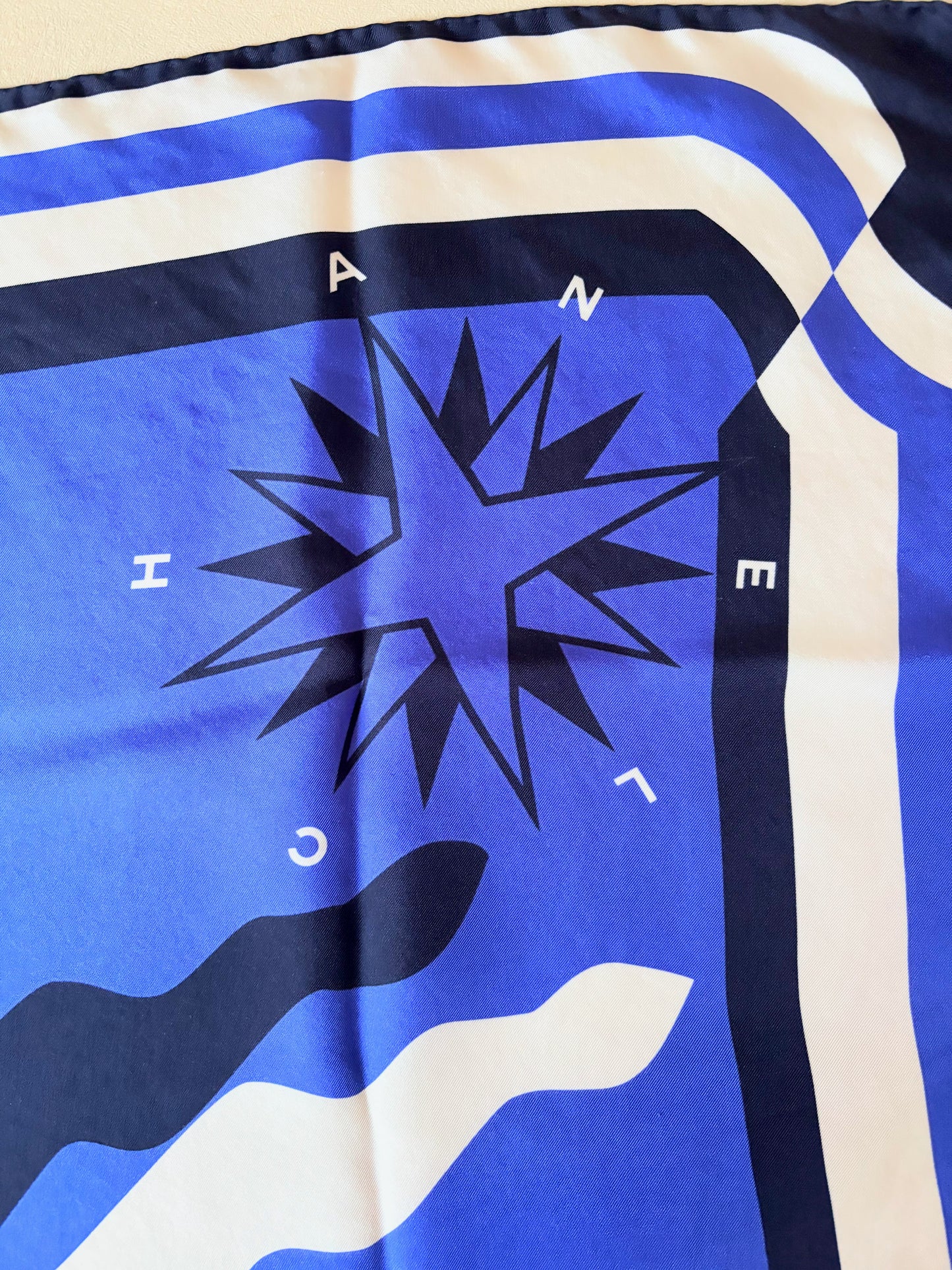 CHANEL Foulard en soie