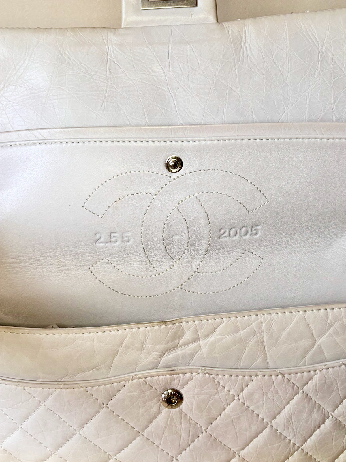CHANEL Sac 2.55 Cuir blanc