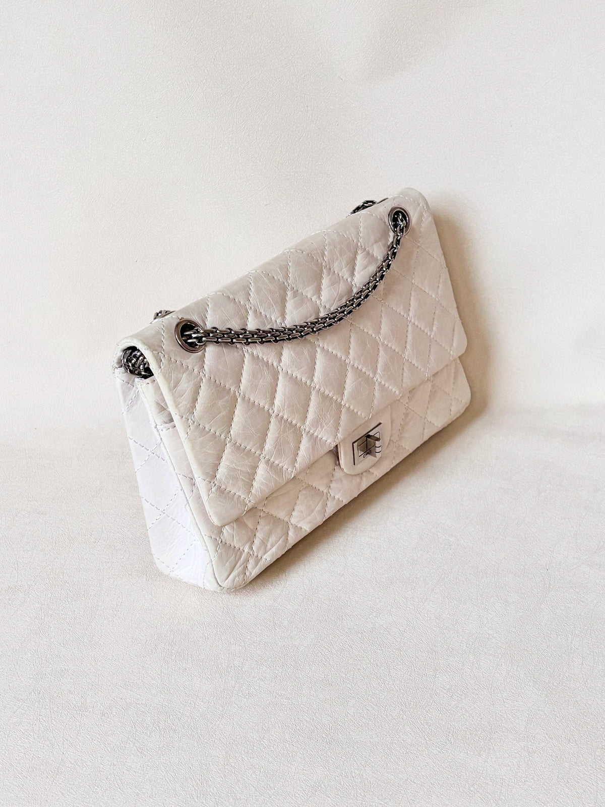 CHANEL Sac 2.55 Cuir blanc