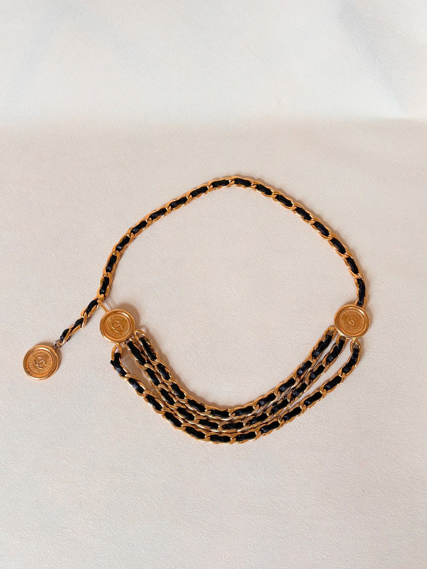 CHANEL Ceinture triple chaîne