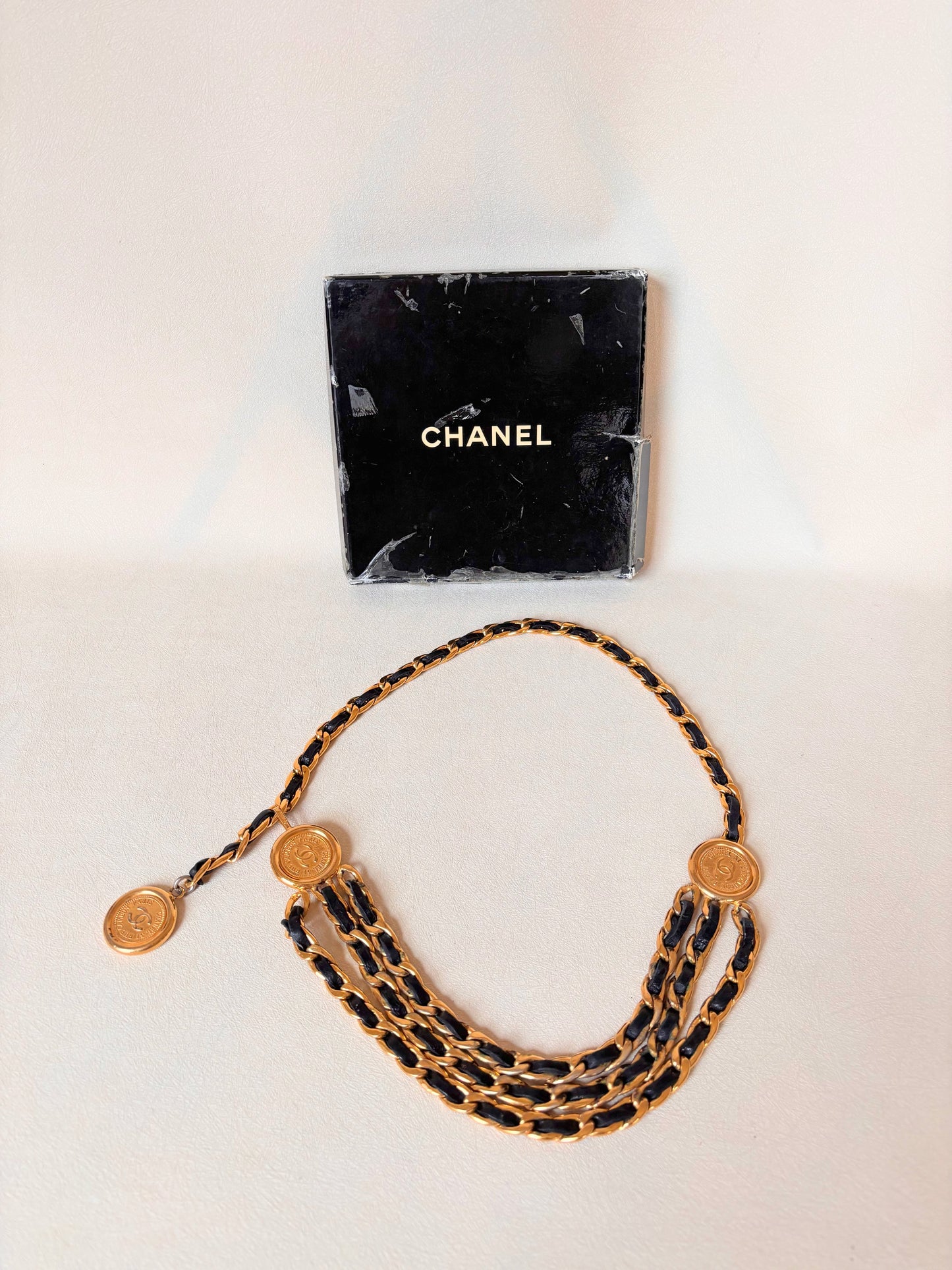 CHANEL Ceinture triple chaîne