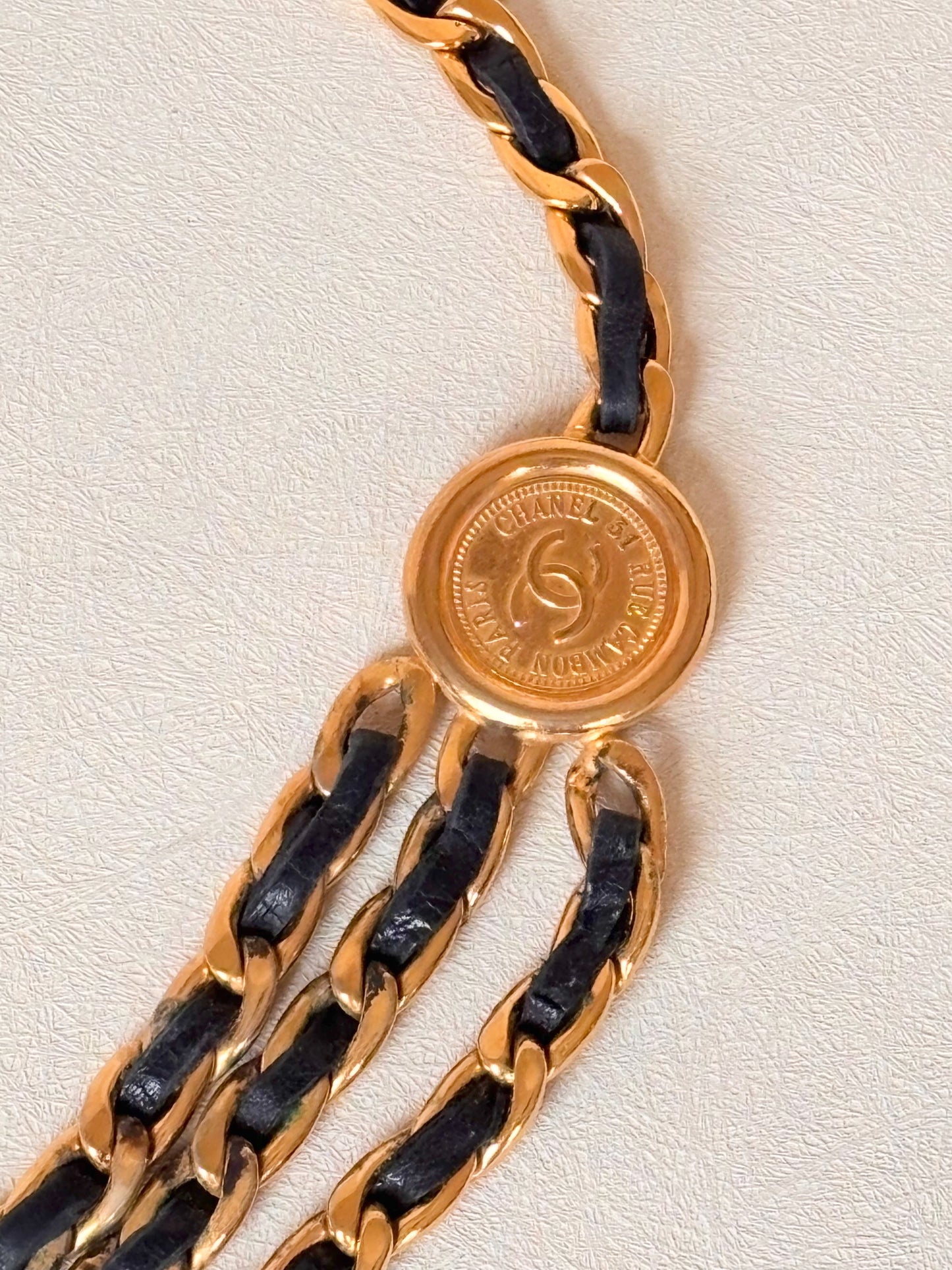 CHANEL Ceinture triple chaîne
