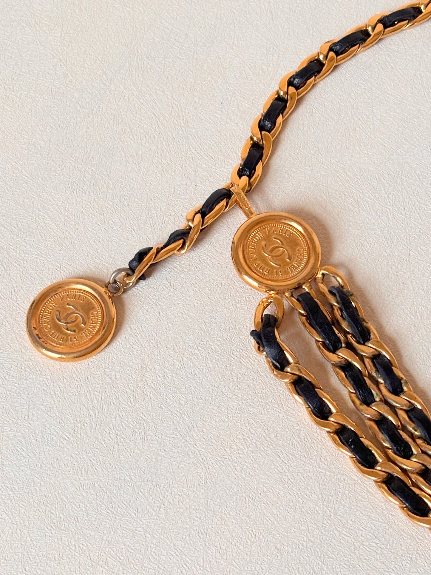 CHANEL Ceinture triple chaîne
