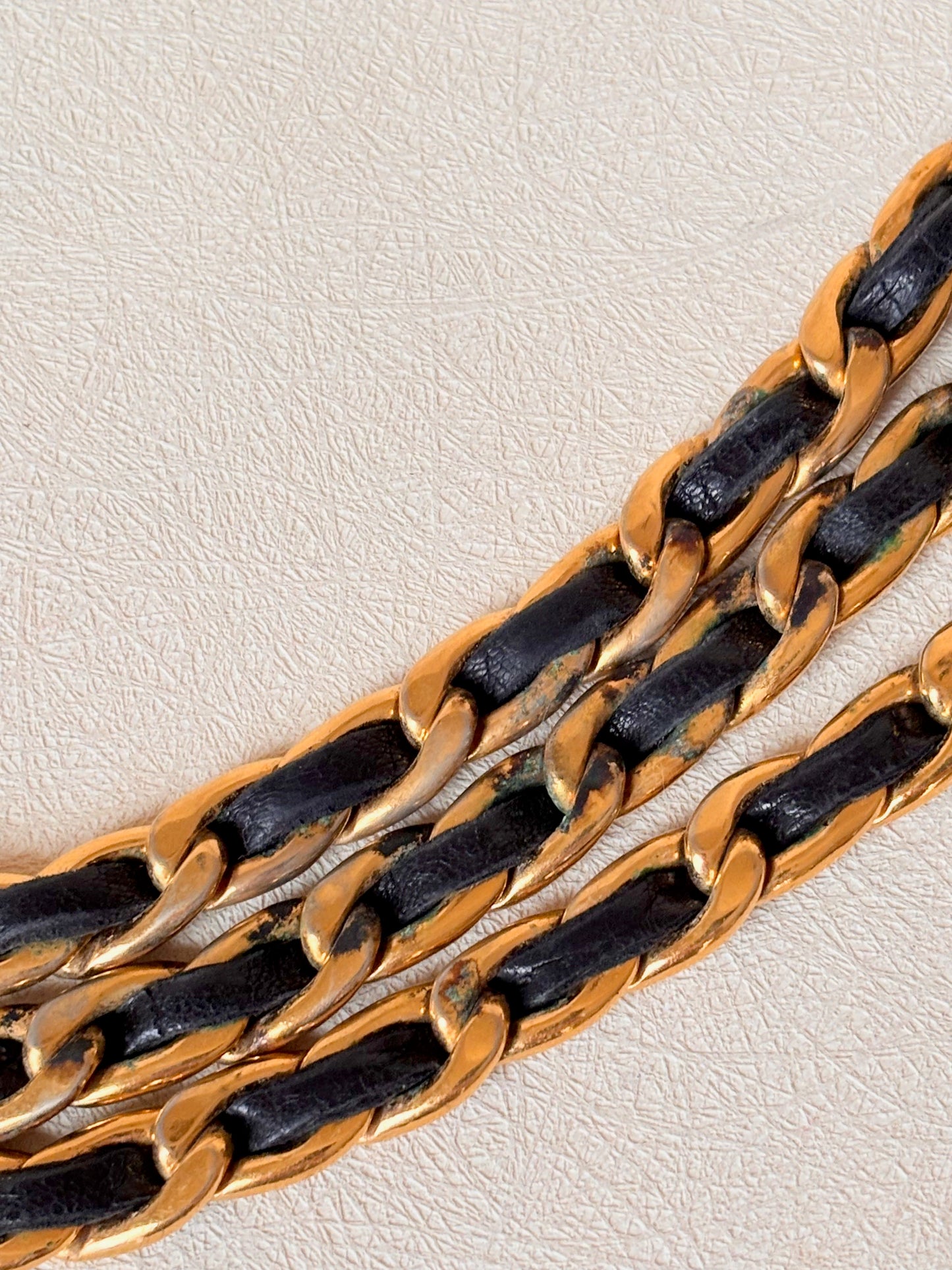 CHANEL Ceinture triple chaîne
