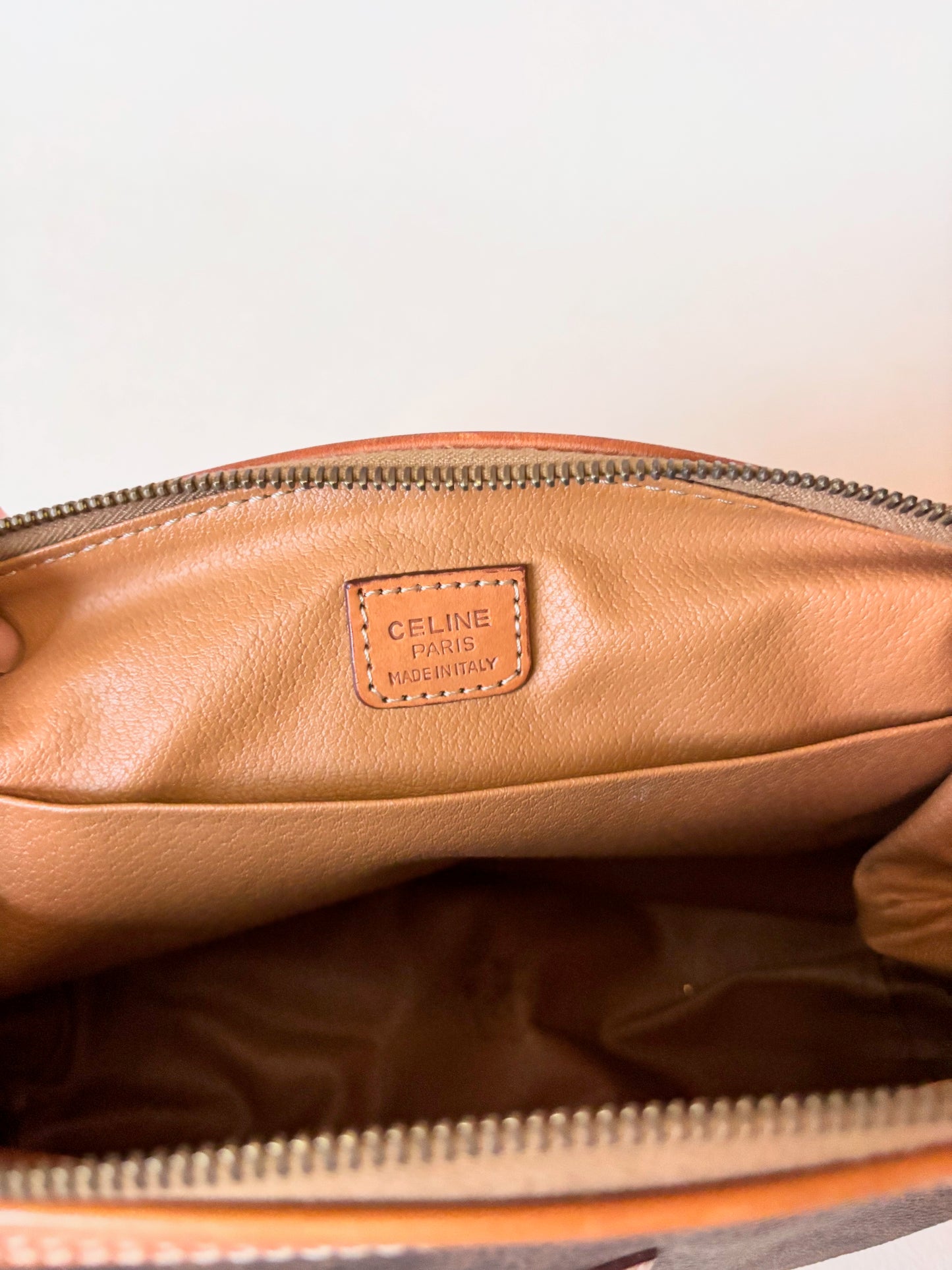 CÉLINE Pochette Triomphe