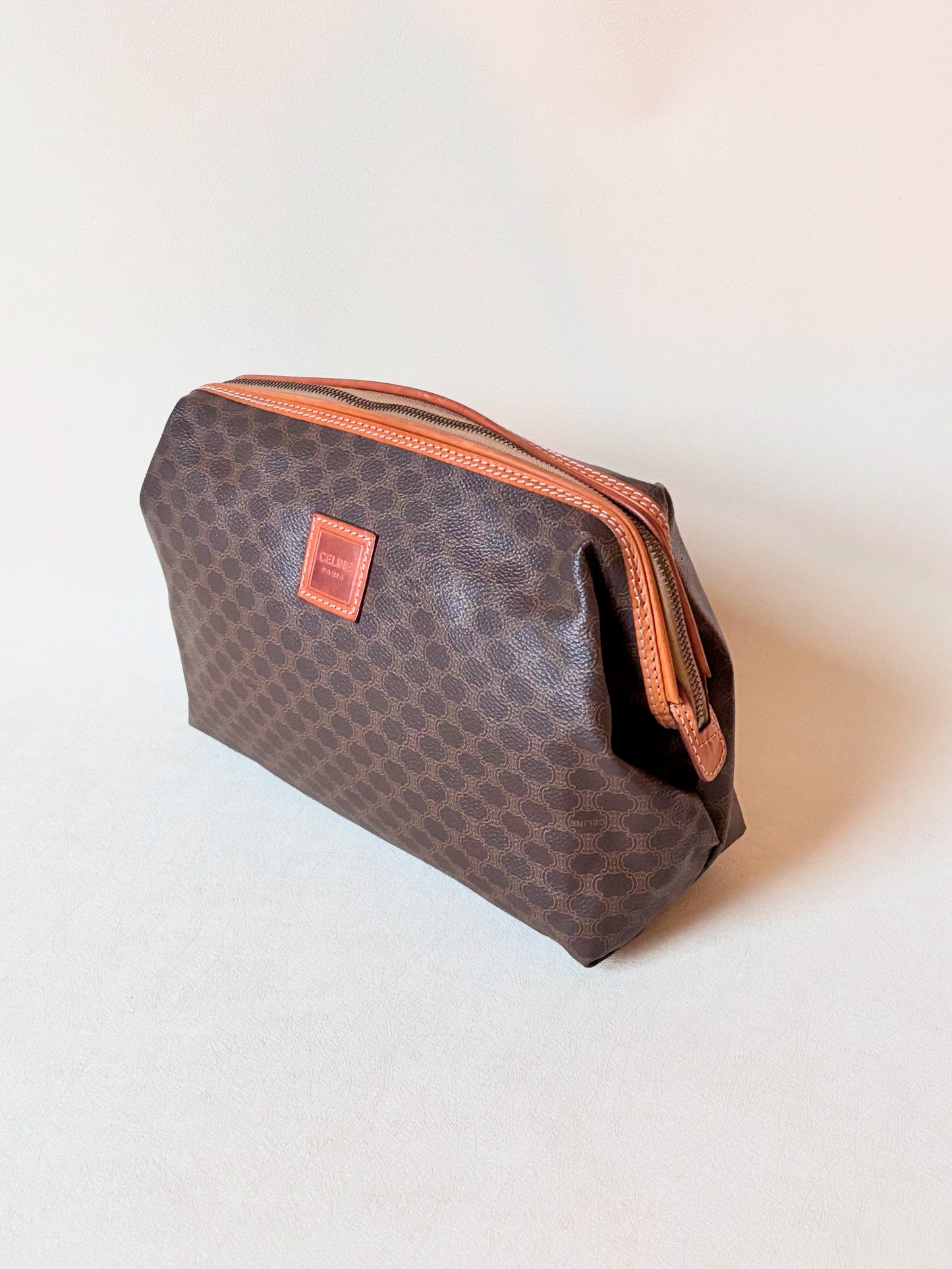 CÉLINE Pochette Triomphe