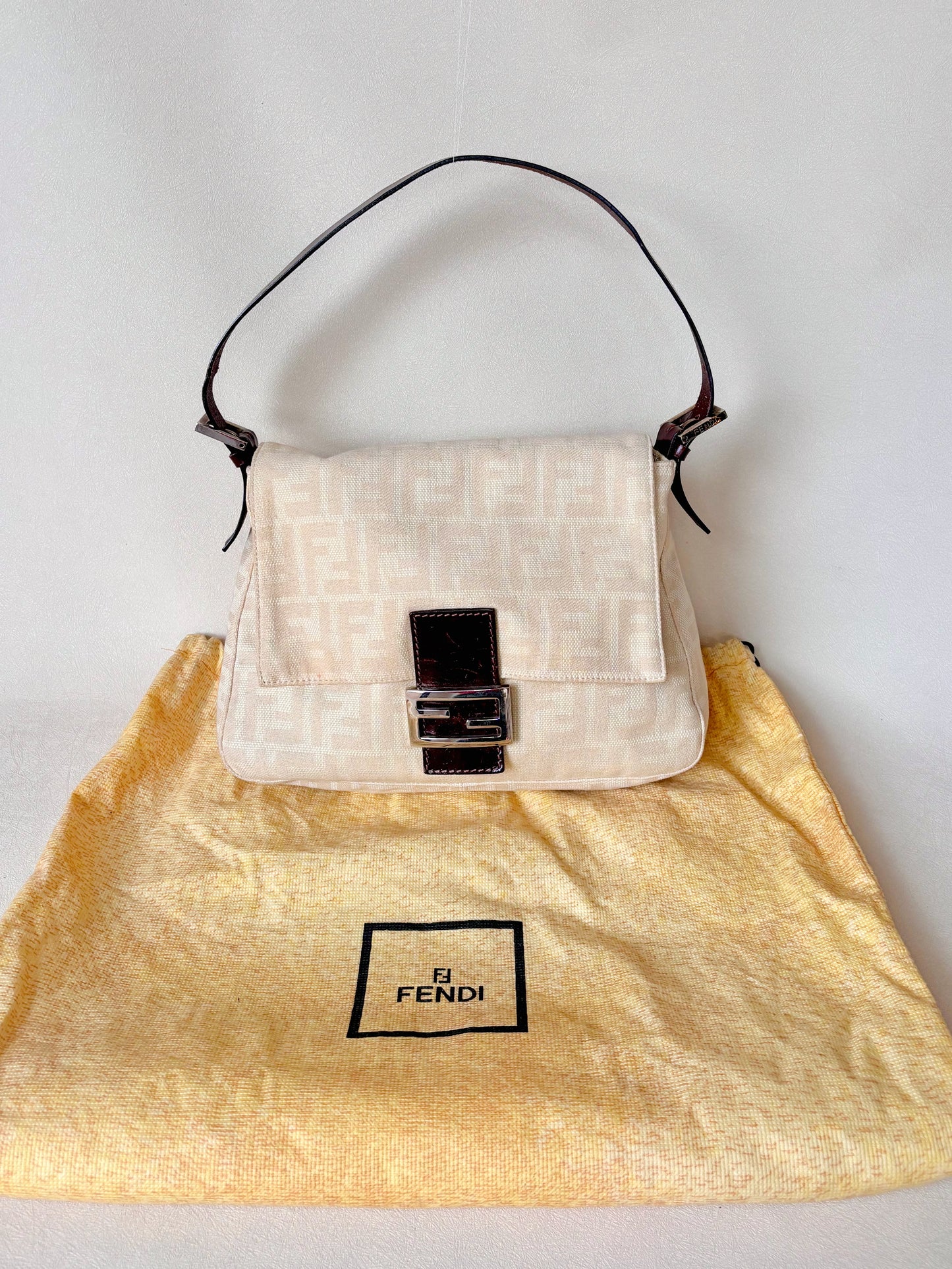 FENDI Sac Mamma Baguette