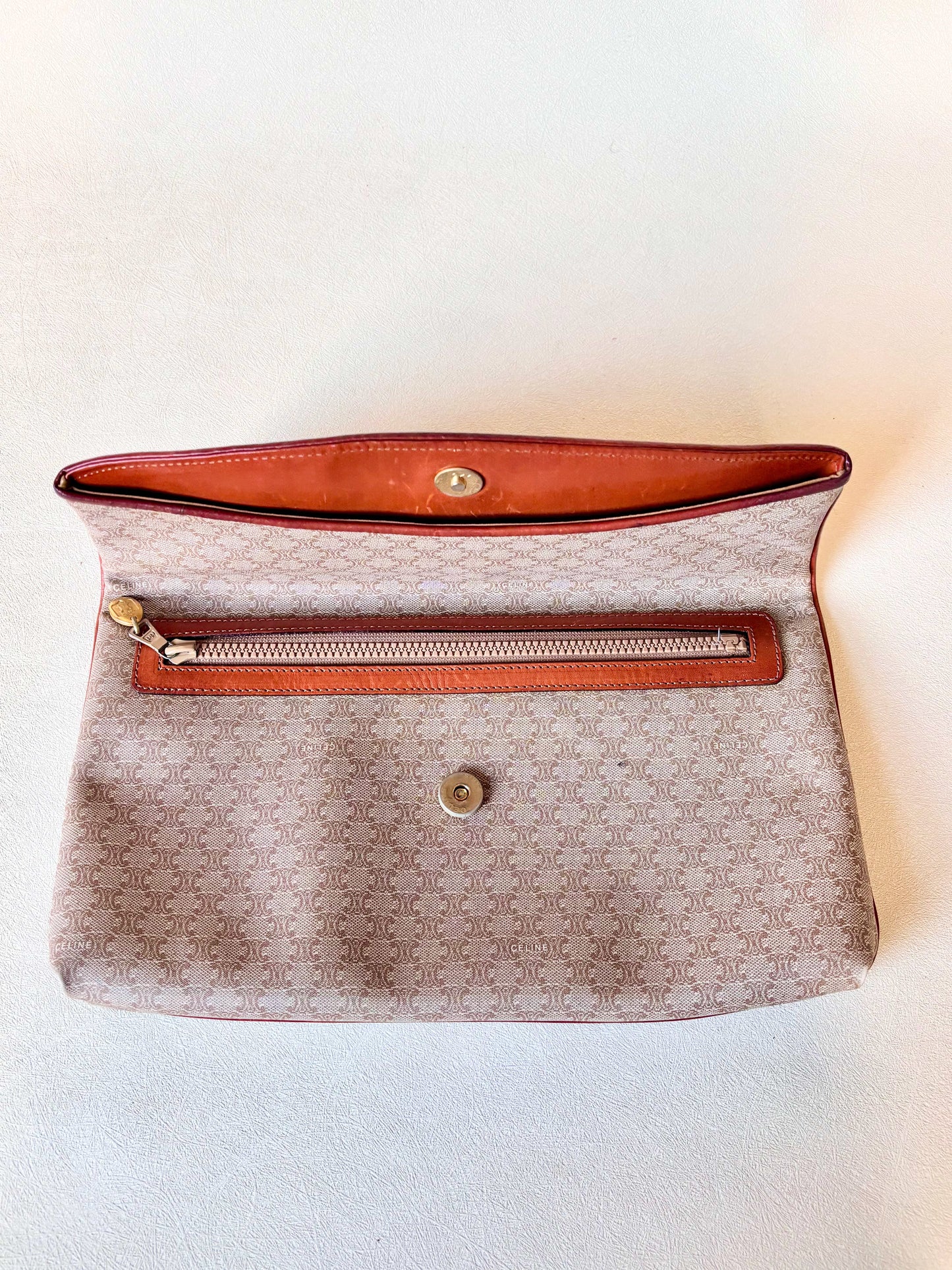 CÉLINE Pochette Triomphe