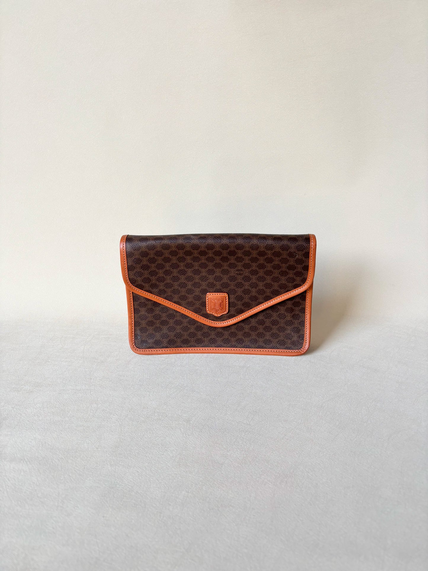 CÉLINE Pochette Triomphe