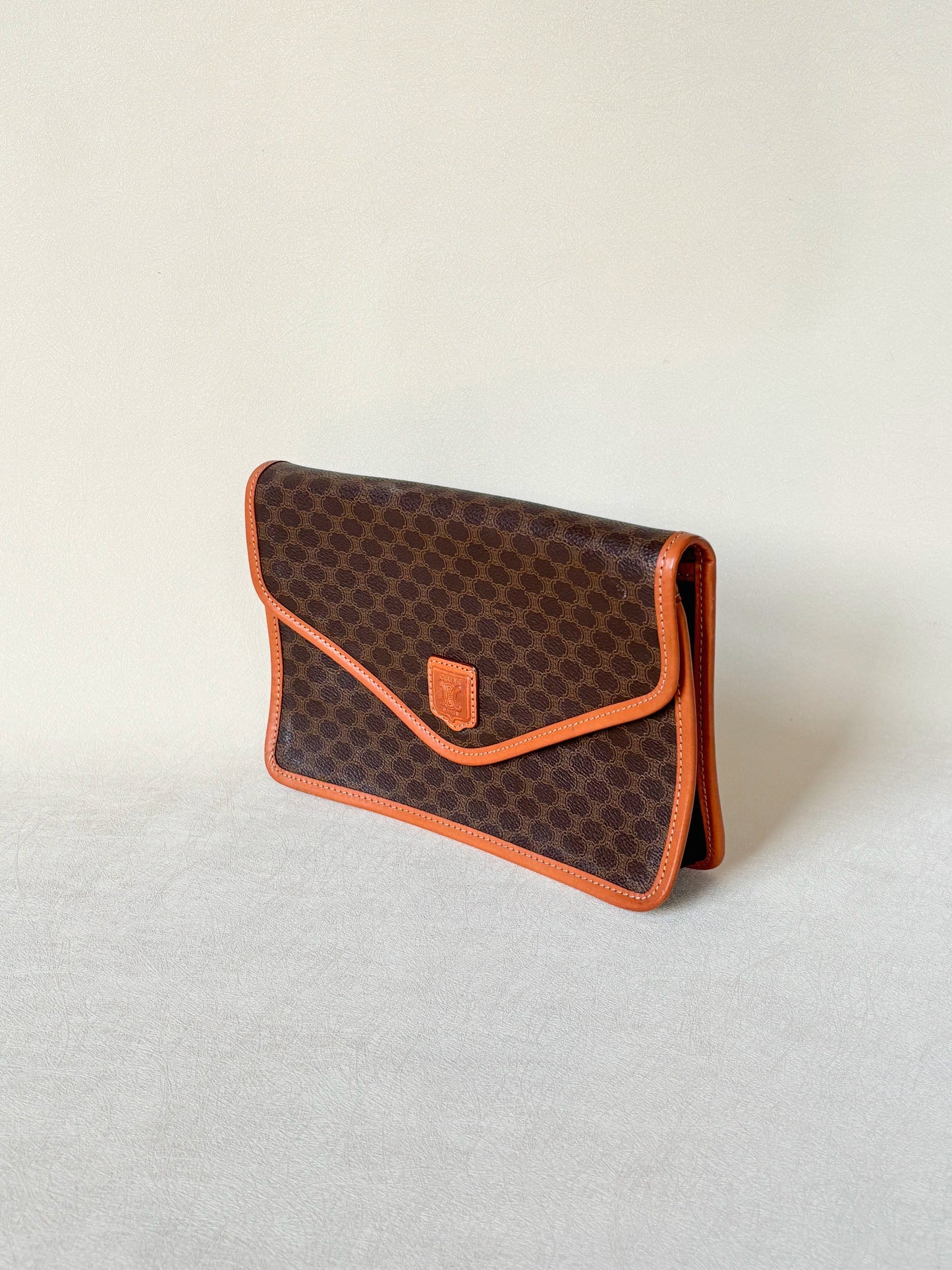 CÉLINE Pochette Triomphe