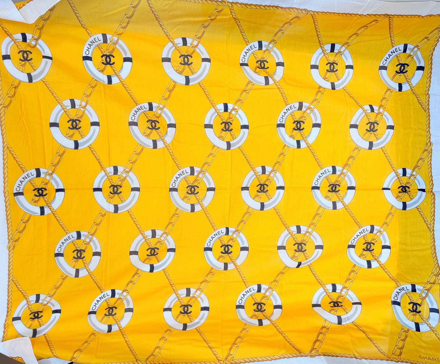 CHANEL Maxi foulard Paréo