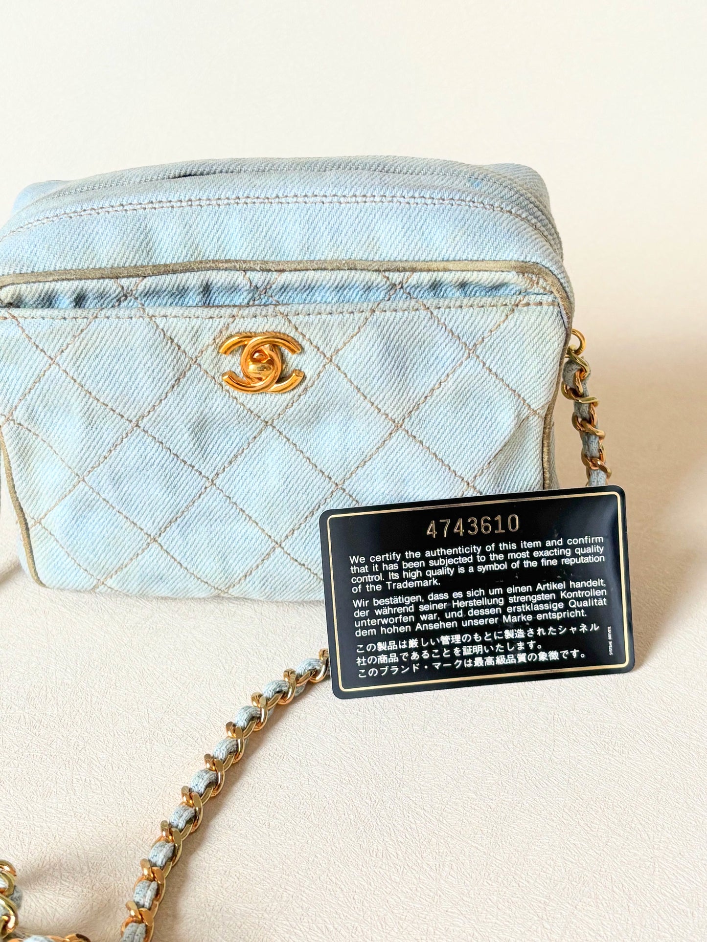 CHANEL Sac Camera Denim