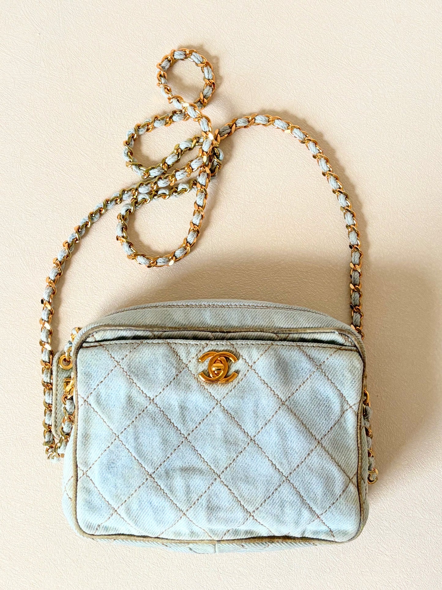 CHANEL Sac Camera Denim
