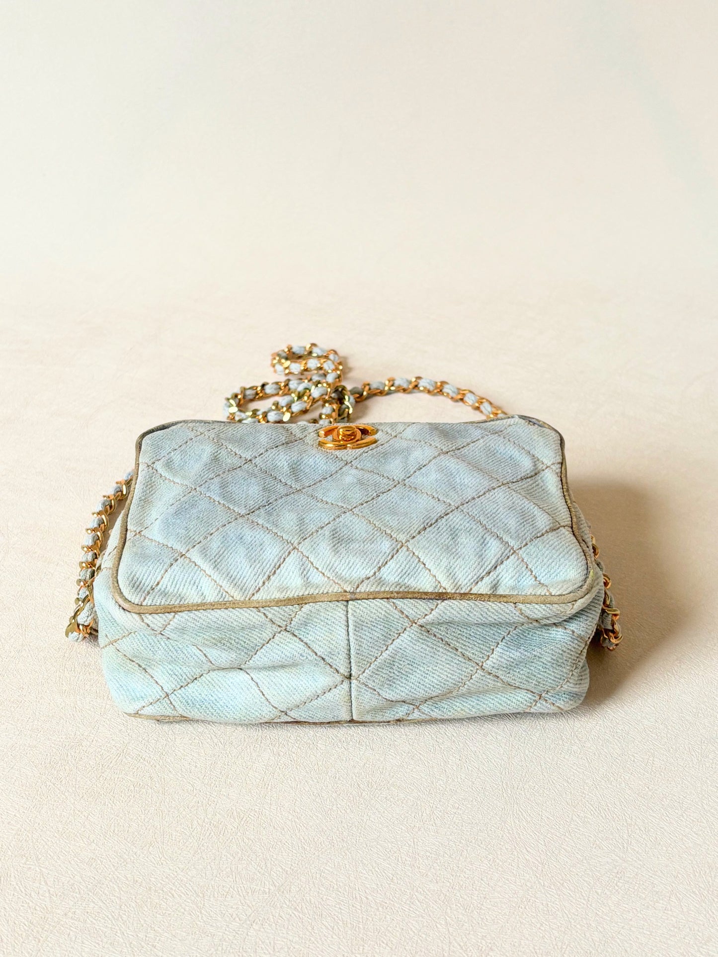 CHANEL Sac Camera Denim