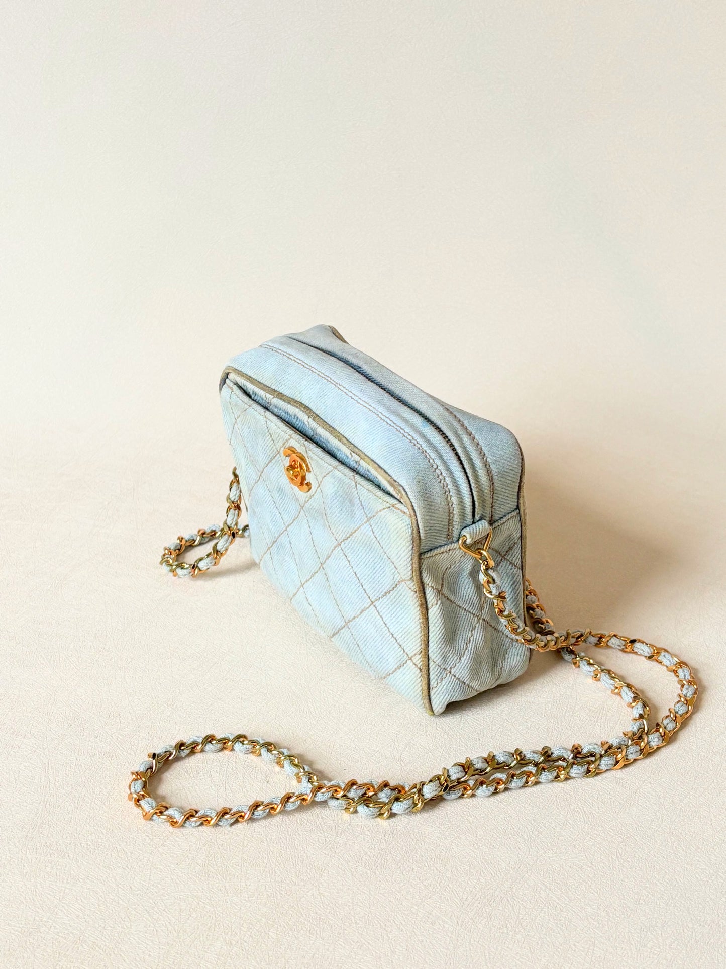 CHANEL Sac Camera Denim