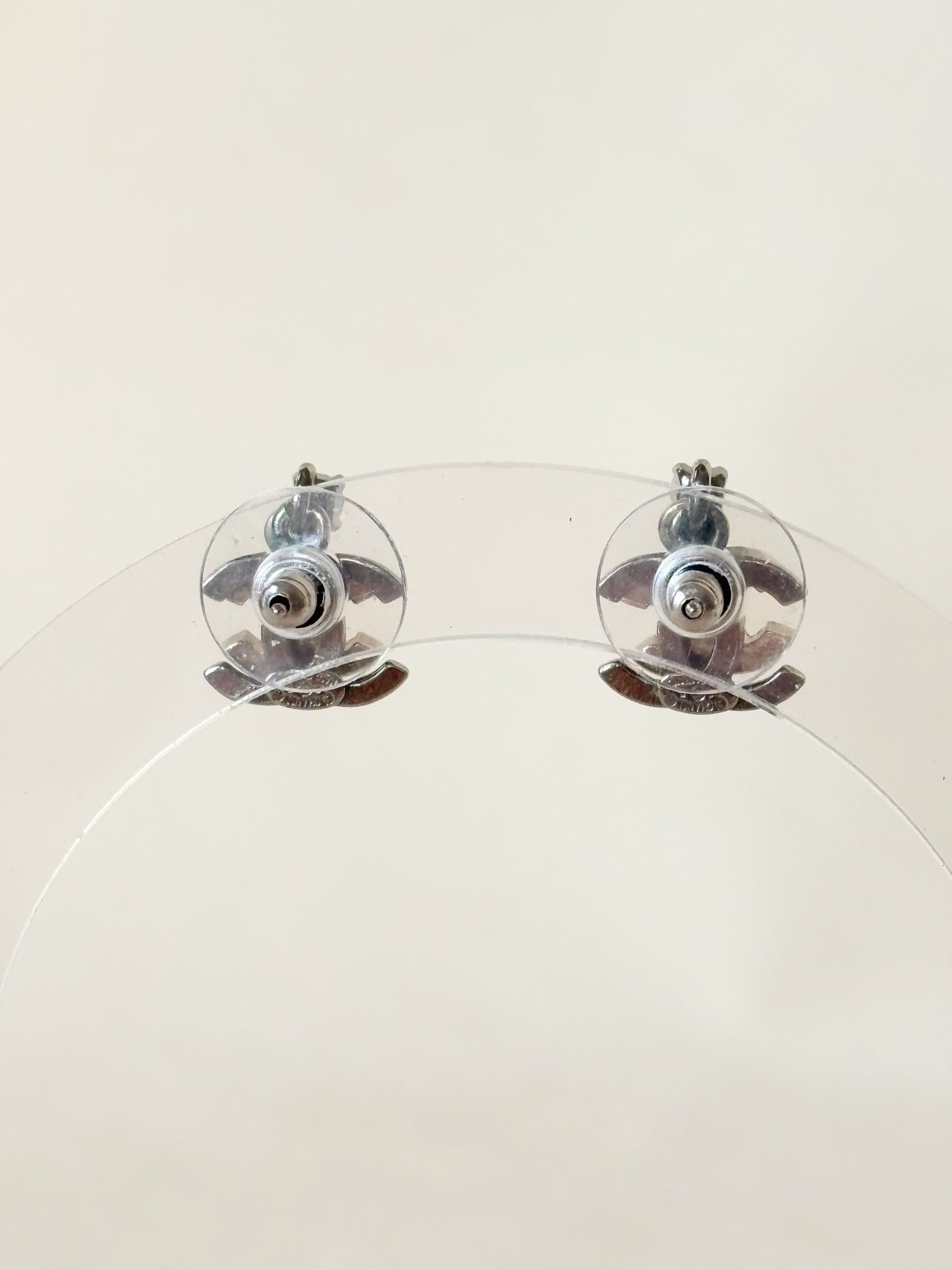 CHANEL Boucles d'oreilles strass