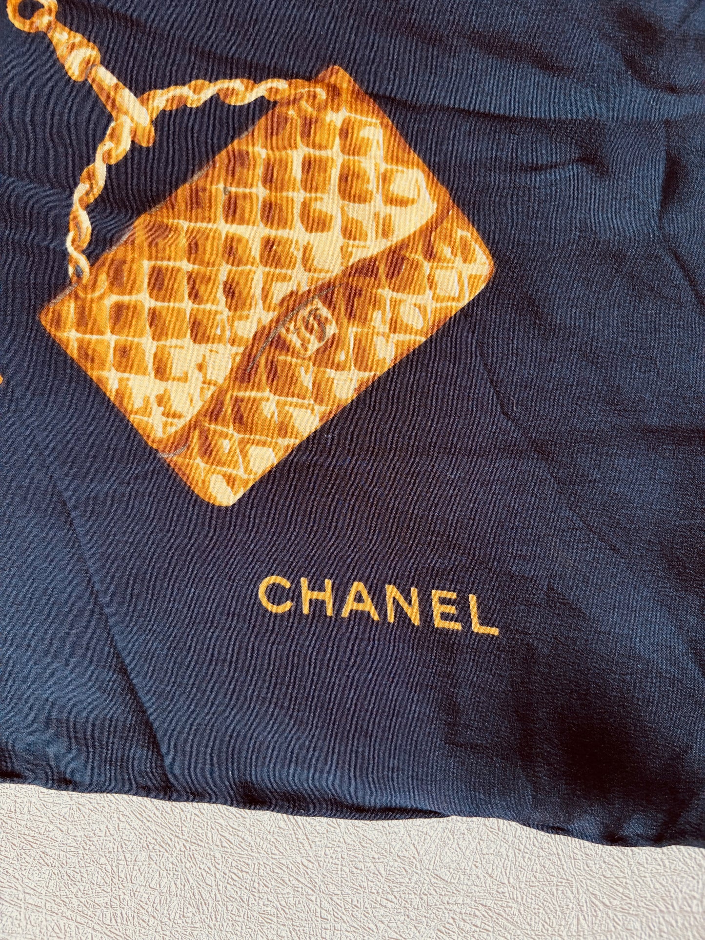 CHANEL Carré en soie
