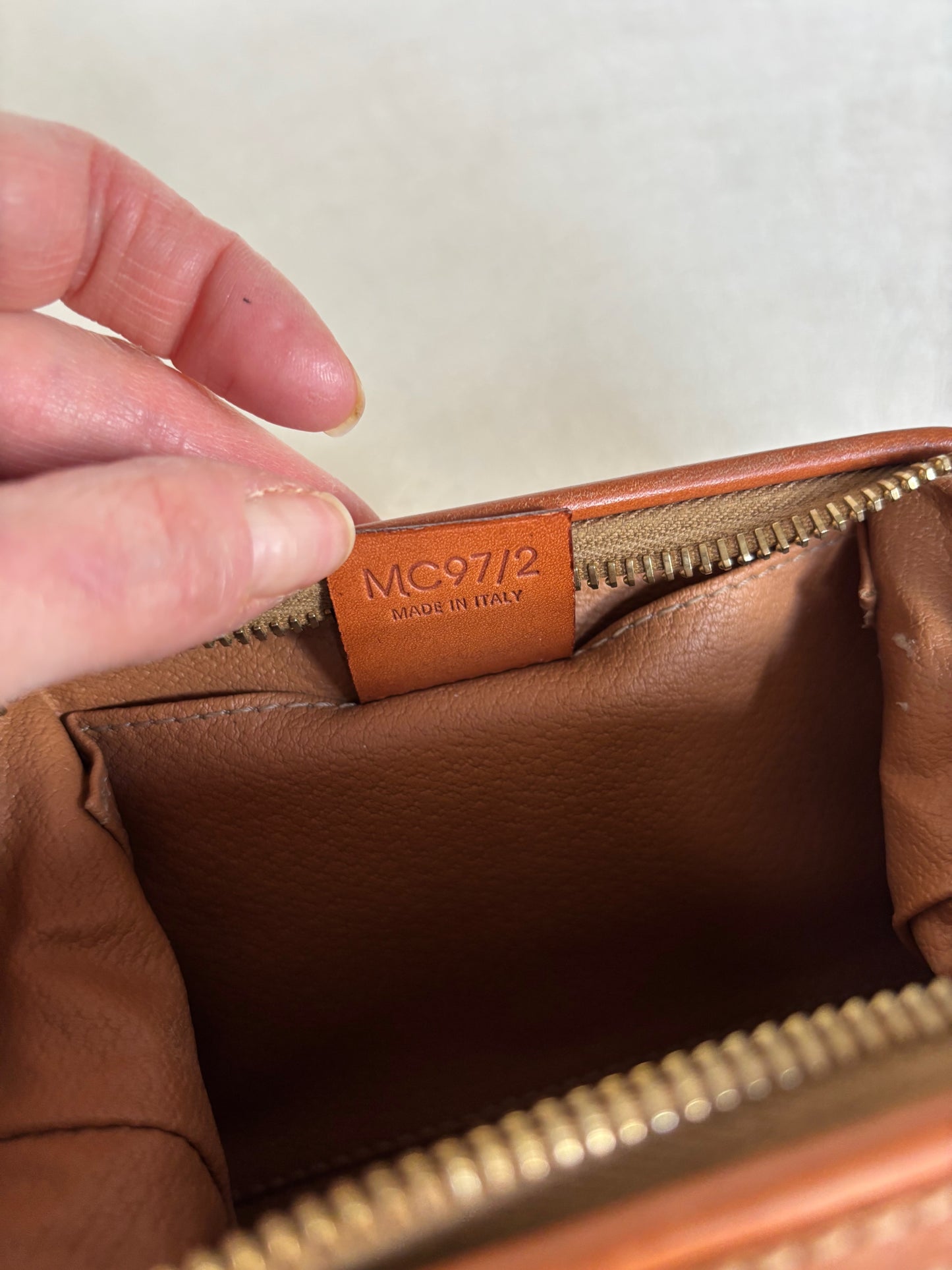 CÉLINE Pochette Triomphe