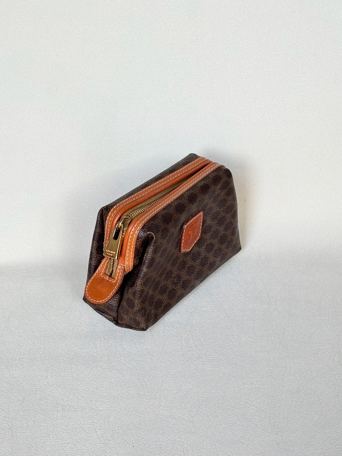 CÉLINE Pochette Triomphe