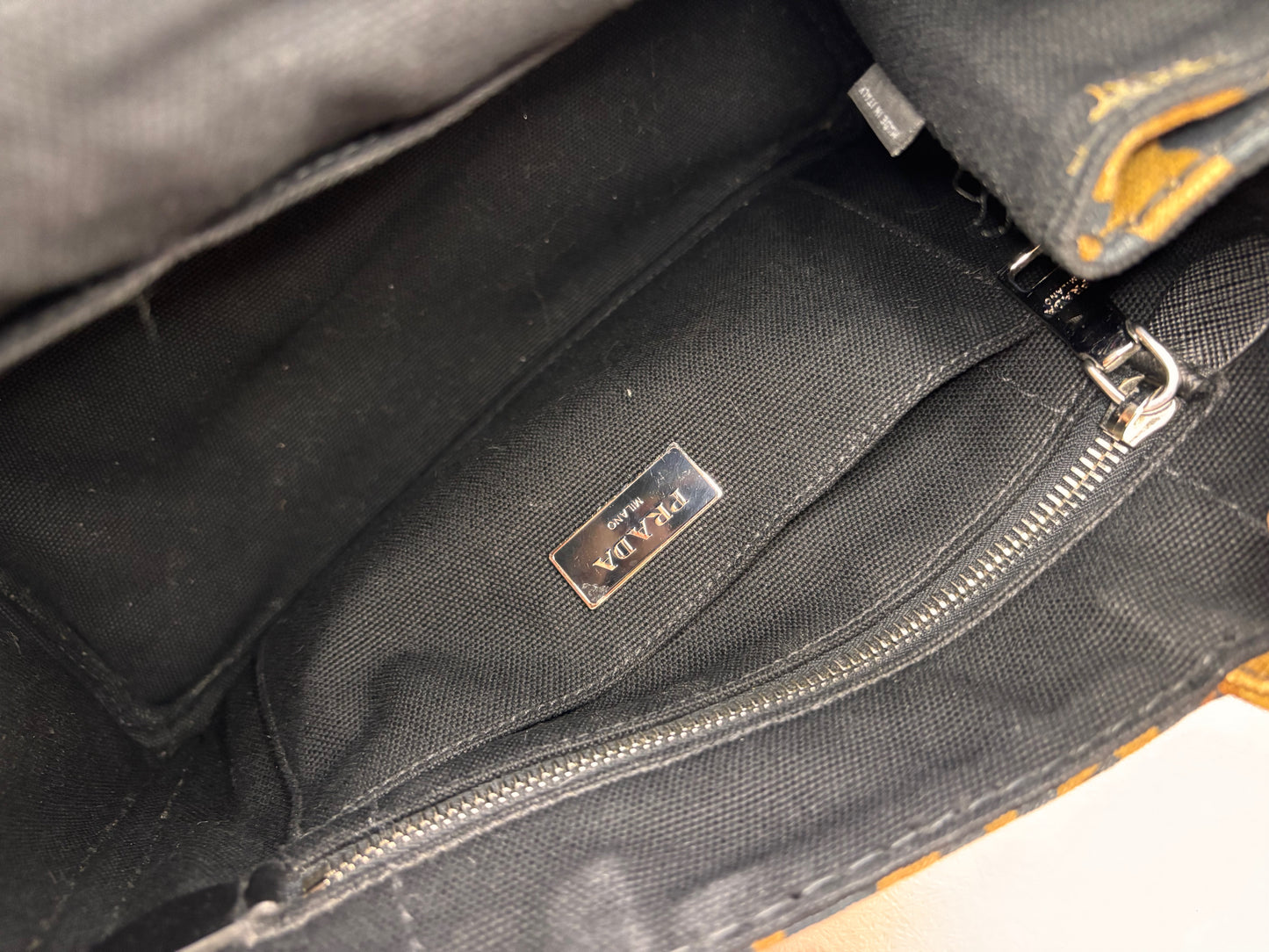 PRADA Sac Canapa