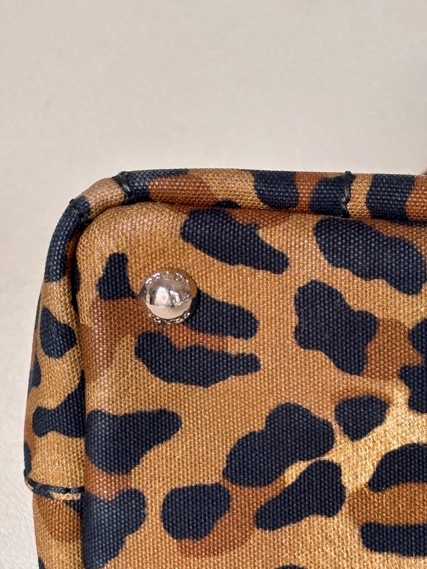 PRADA Sac Canapa